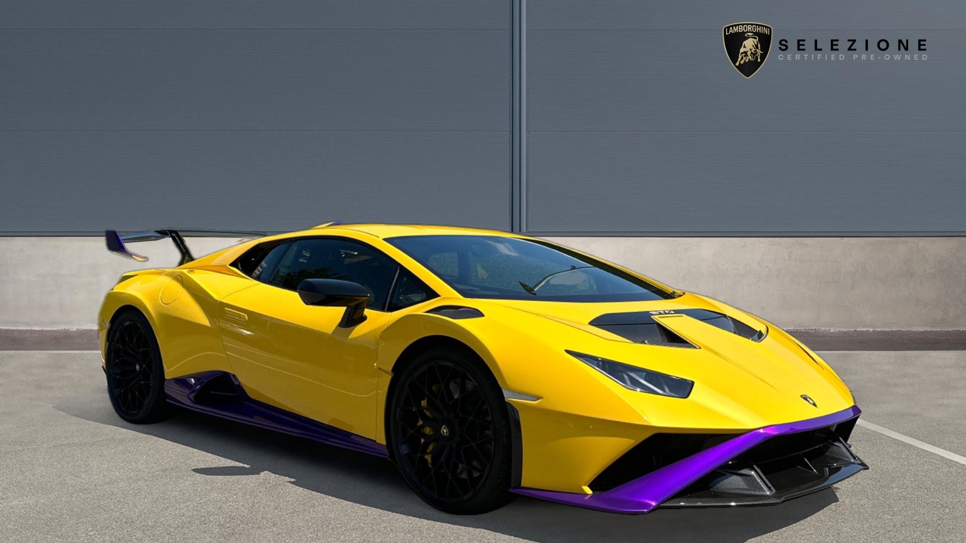 Main listing image - Lamborghini Huracan