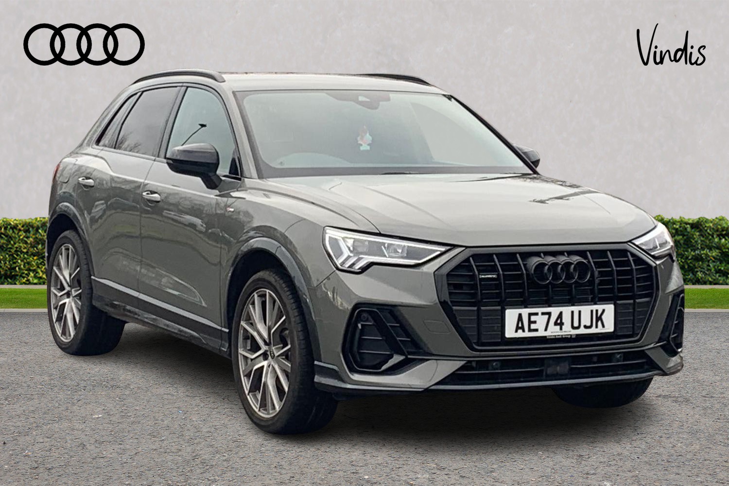 Main listing image - Audi Q3