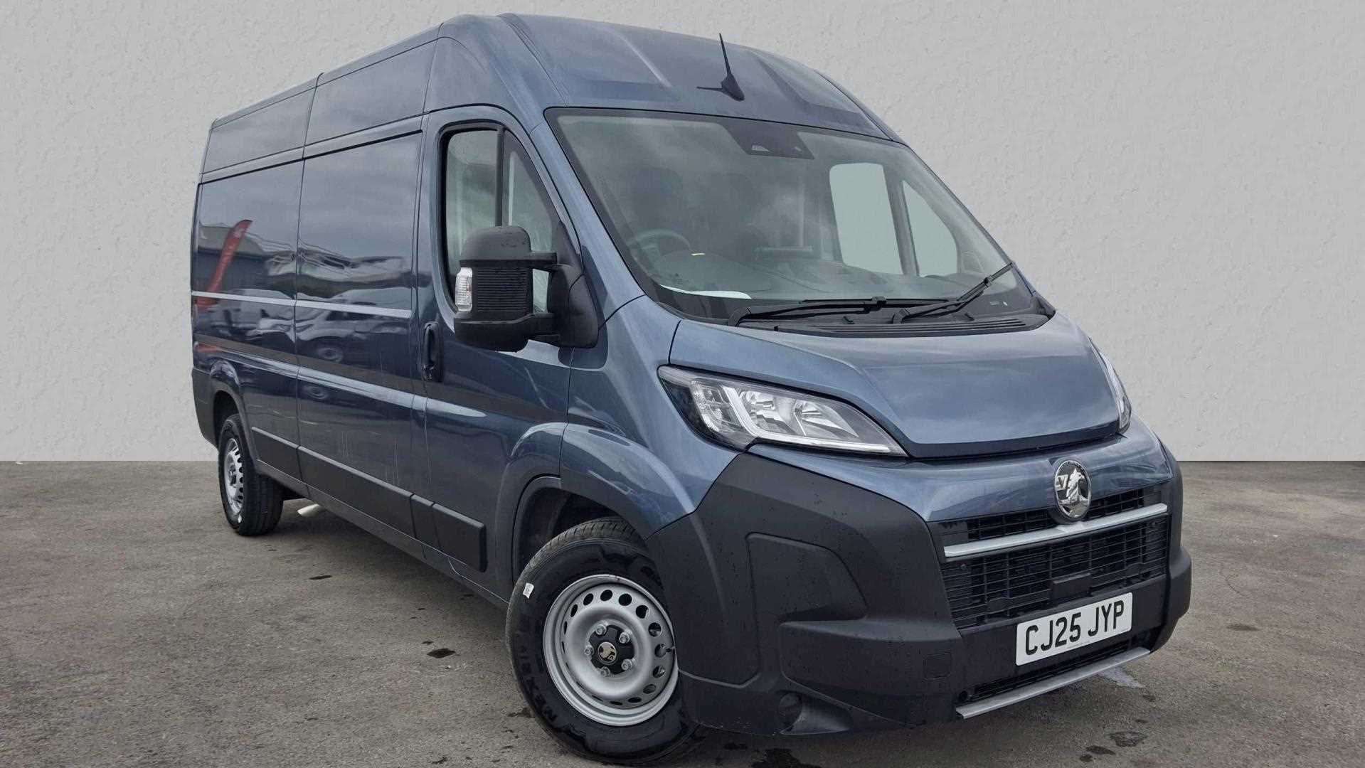 Main listing image - Vauxhall Movano
