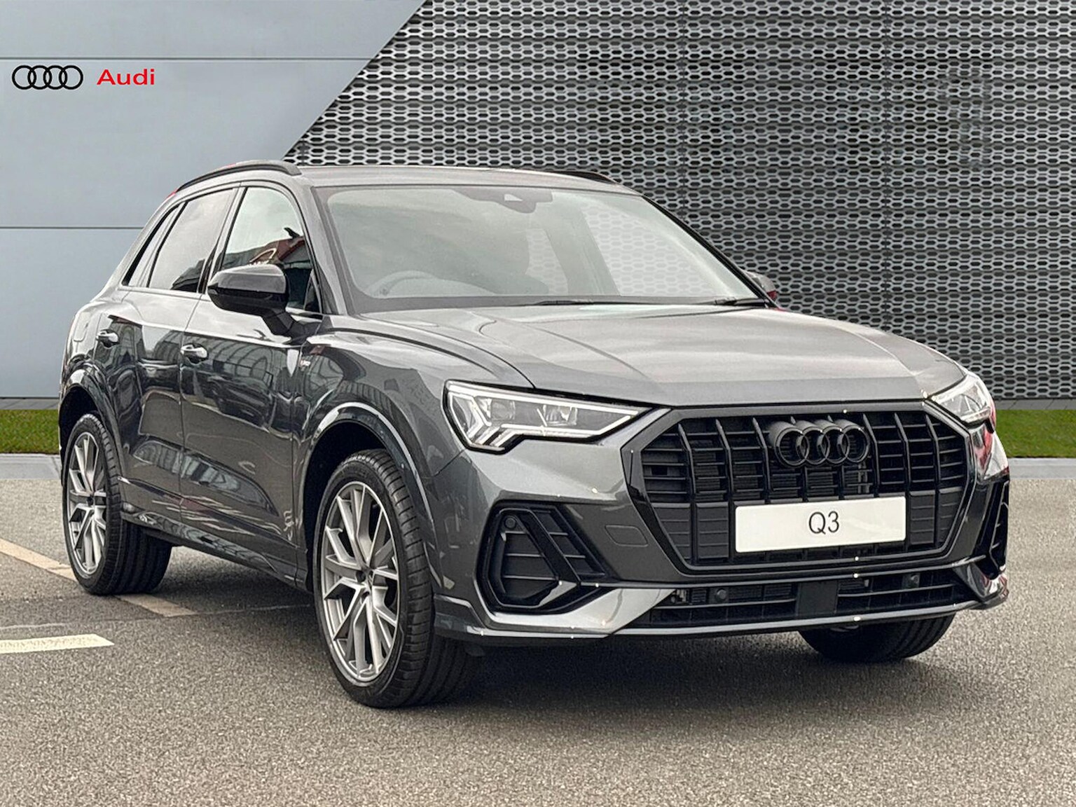 Main listing image - Audi Q3