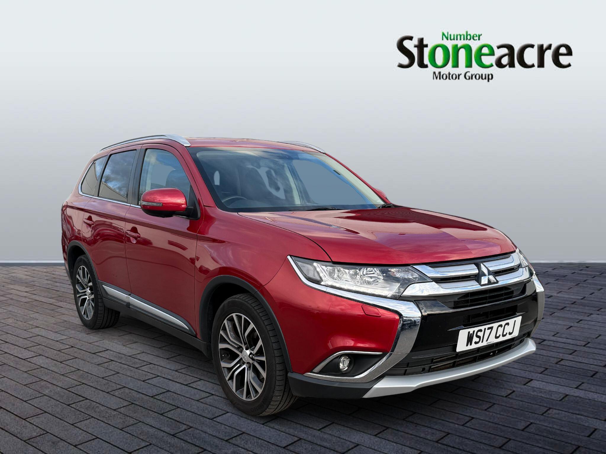 Main listing image - Mitsubishi Outlander