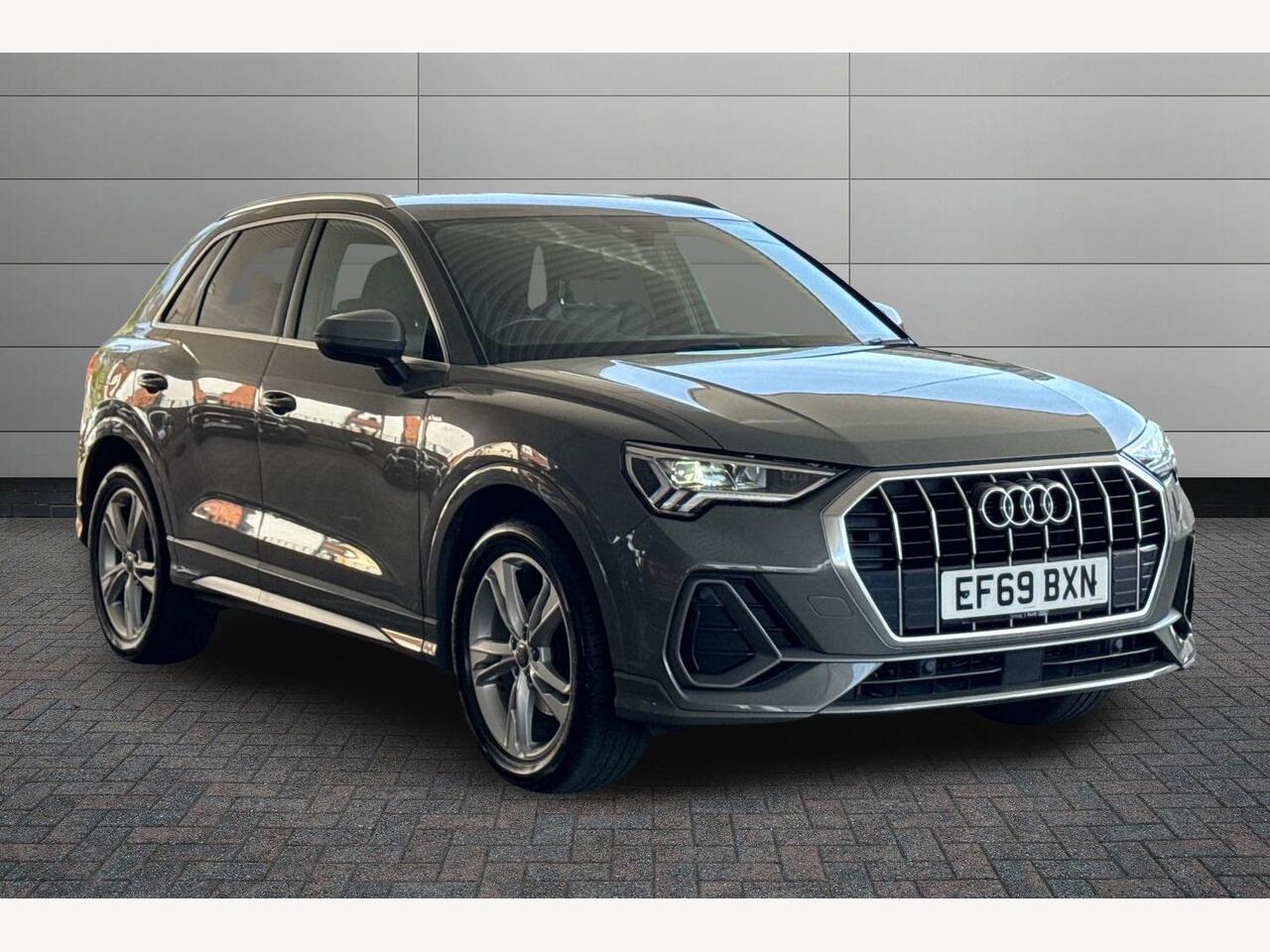 Main listing image - Audi Q3