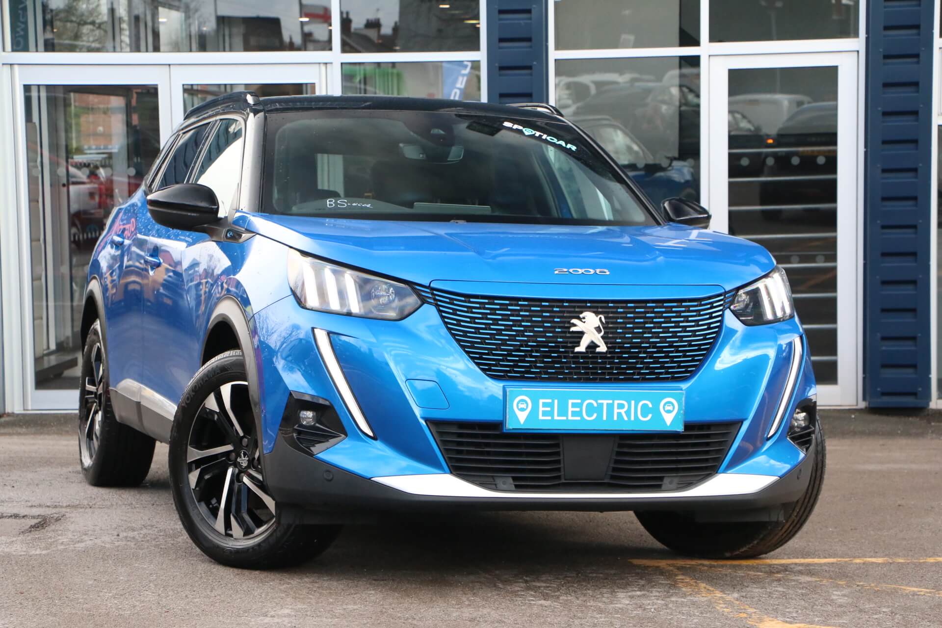 Main listing image - Peugeot e-2008