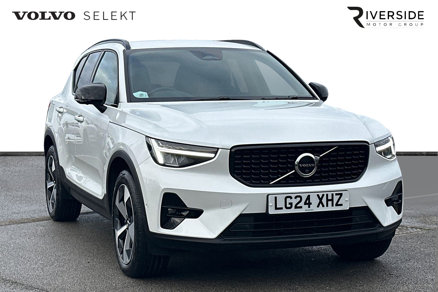 Main listing image - Volvo XC40