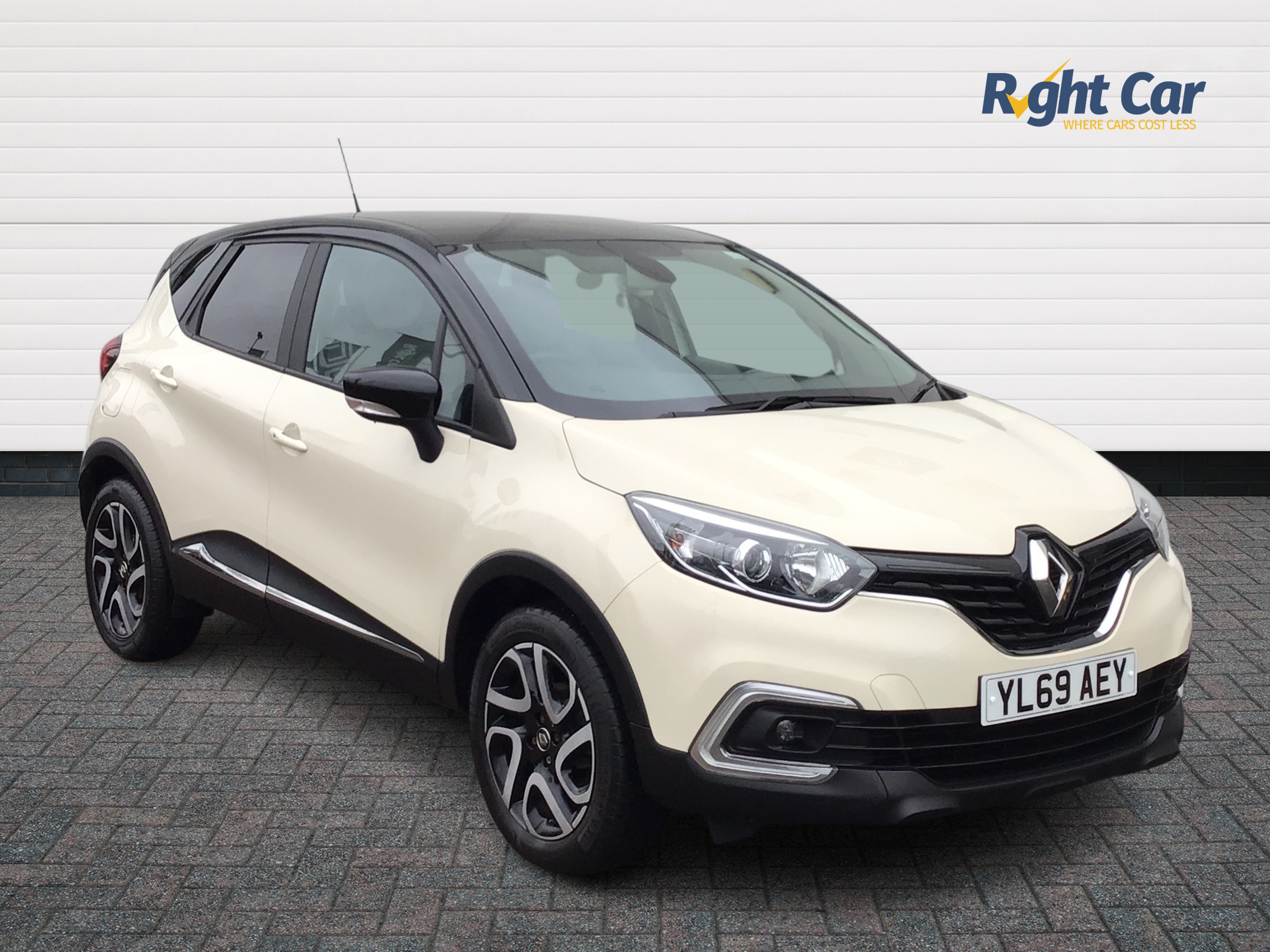 Main listing image - Renault Captur