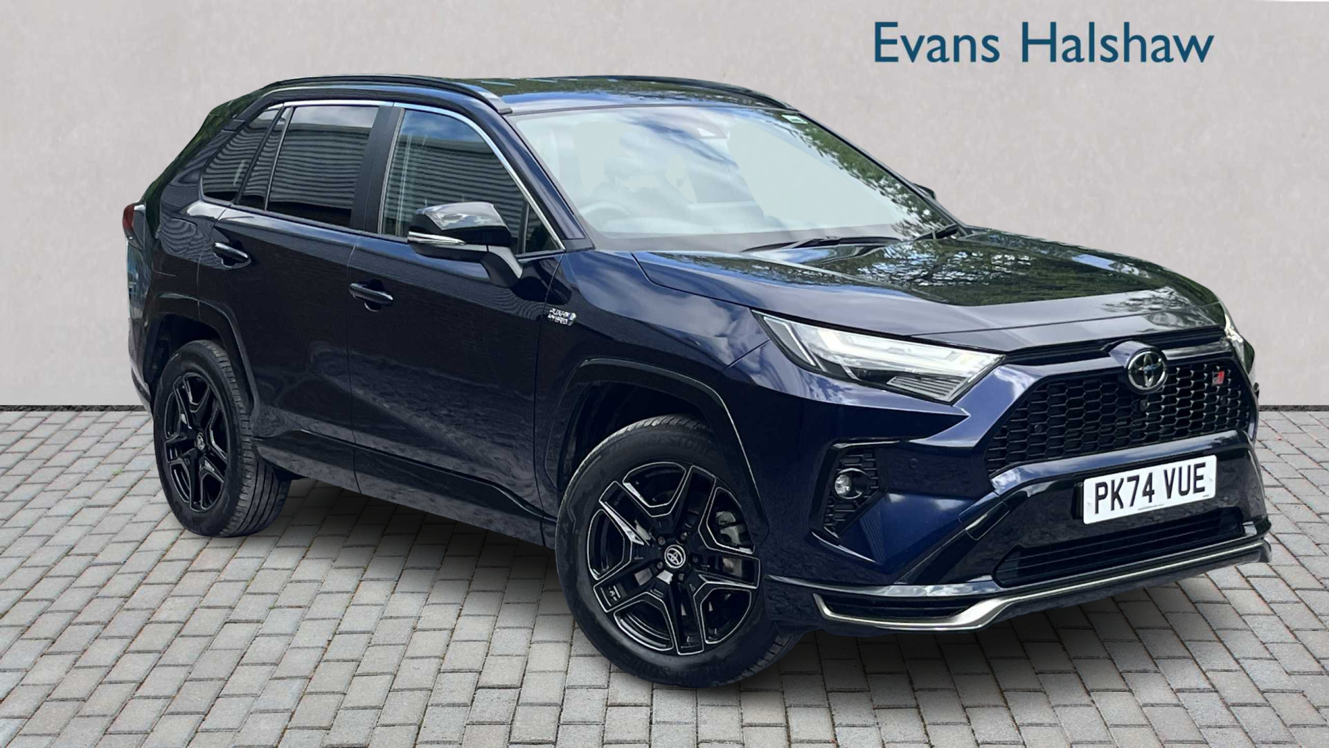 Main listing image - Toyota RAV4