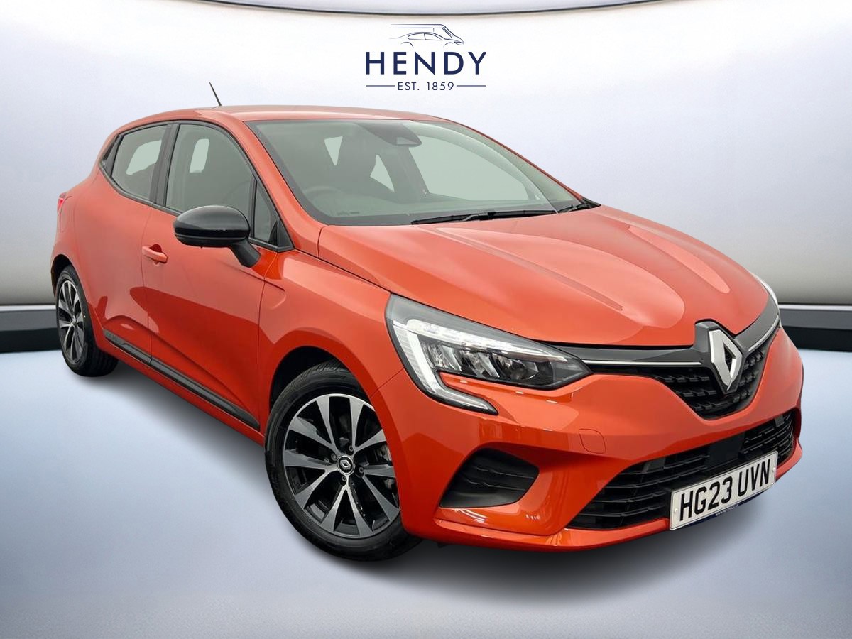 Main listing image - Renault Clio