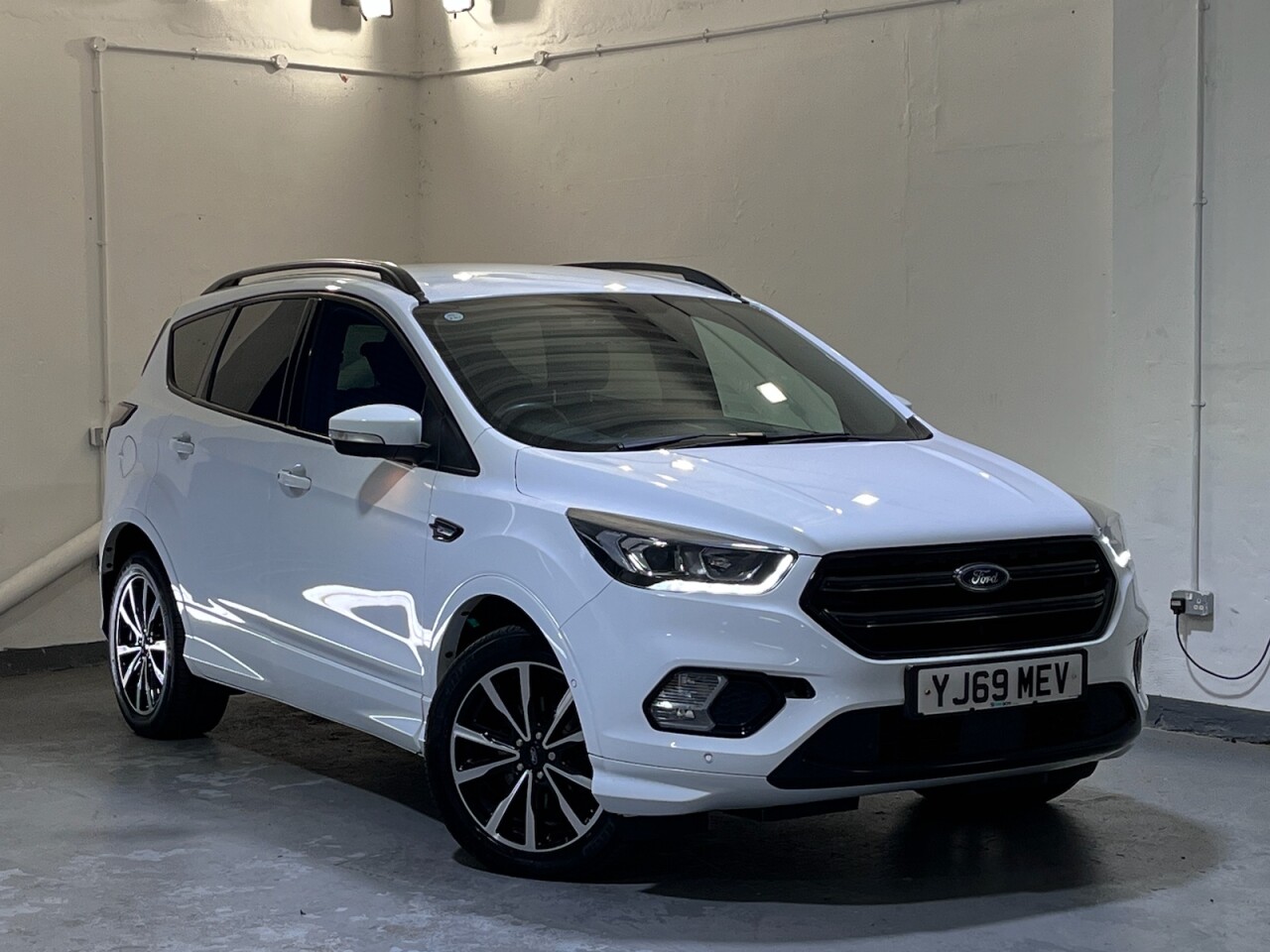 Main listing image - Ford Kuga