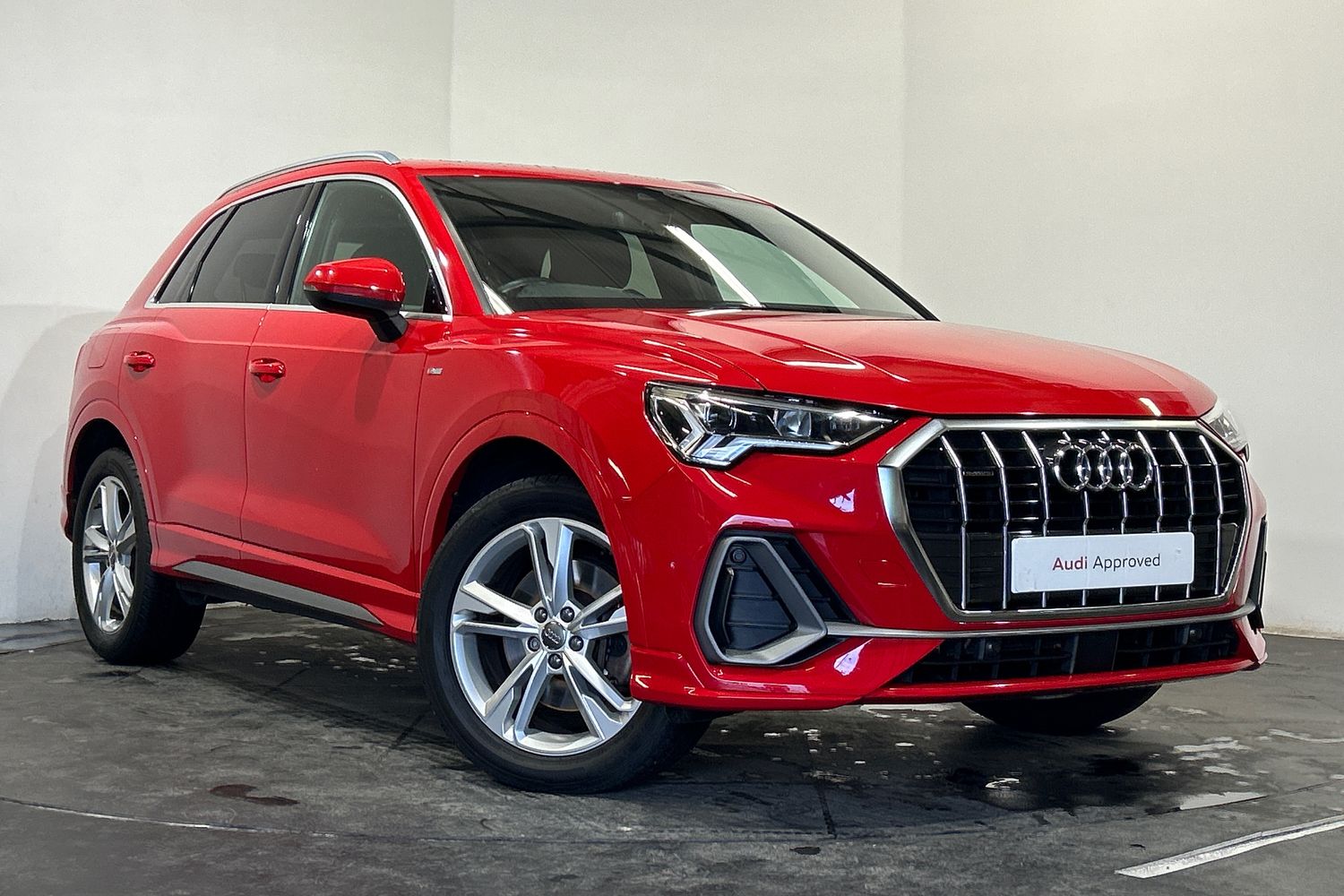 Main listing image - Audi Q3