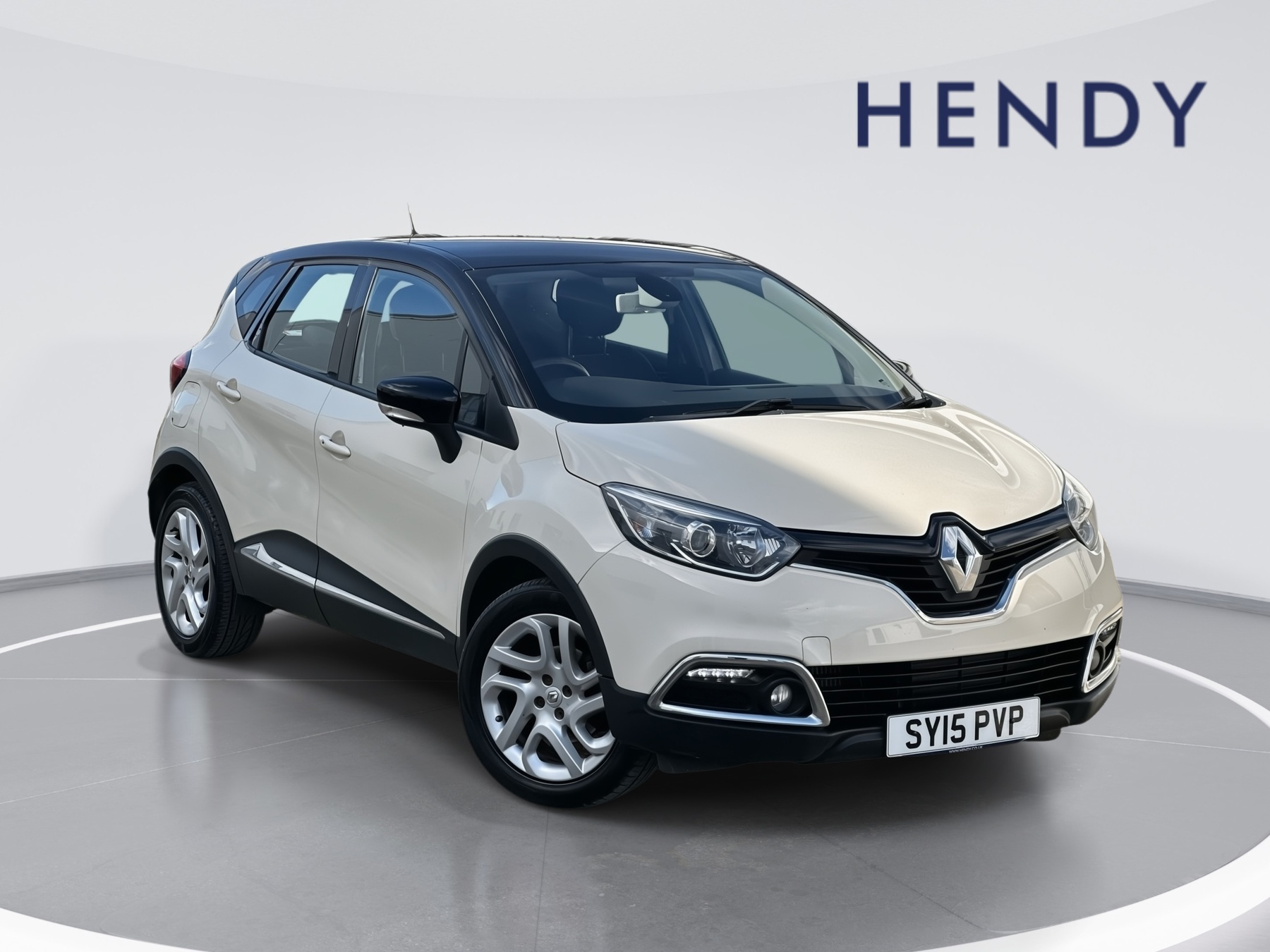 Main listing image - Renault Captur