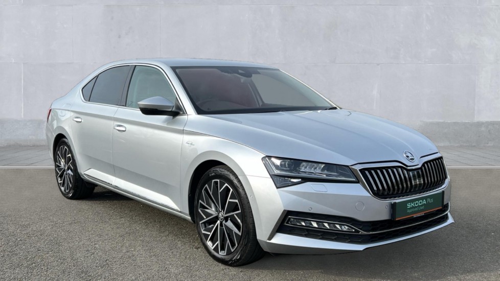 Main listing image - Skoda Superb