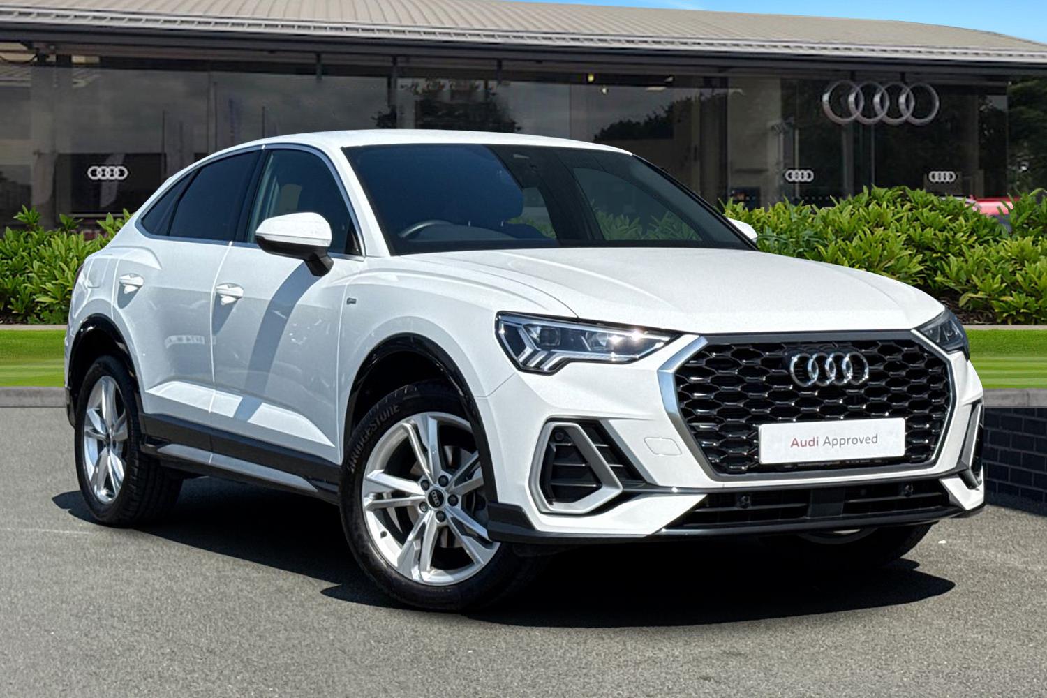 Main listing image - Audi Q3