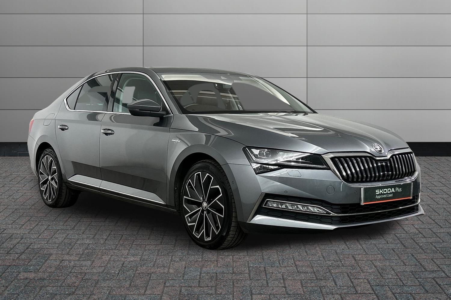 Main listing image - Skoda Superb