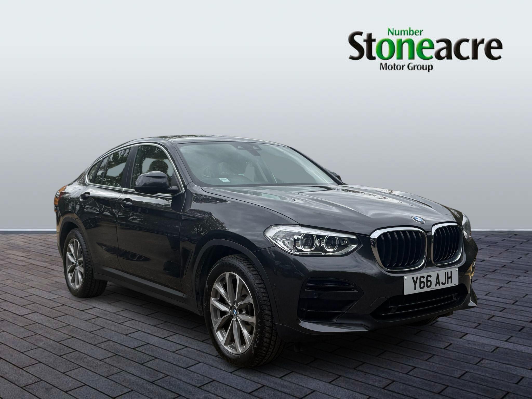 Main listing image - BMW X4