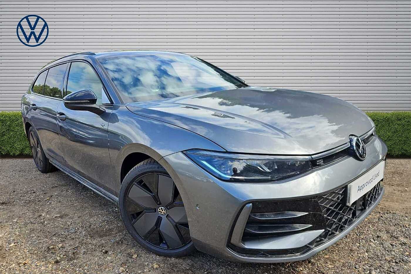 Main listing image - Volkswagen Passat