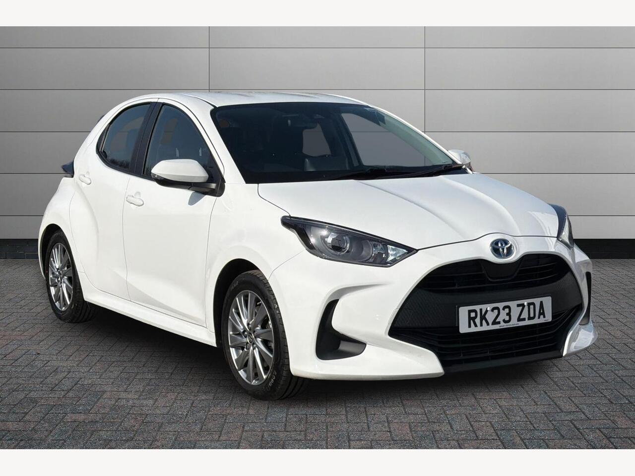 Main listing image - Toyota Yaris