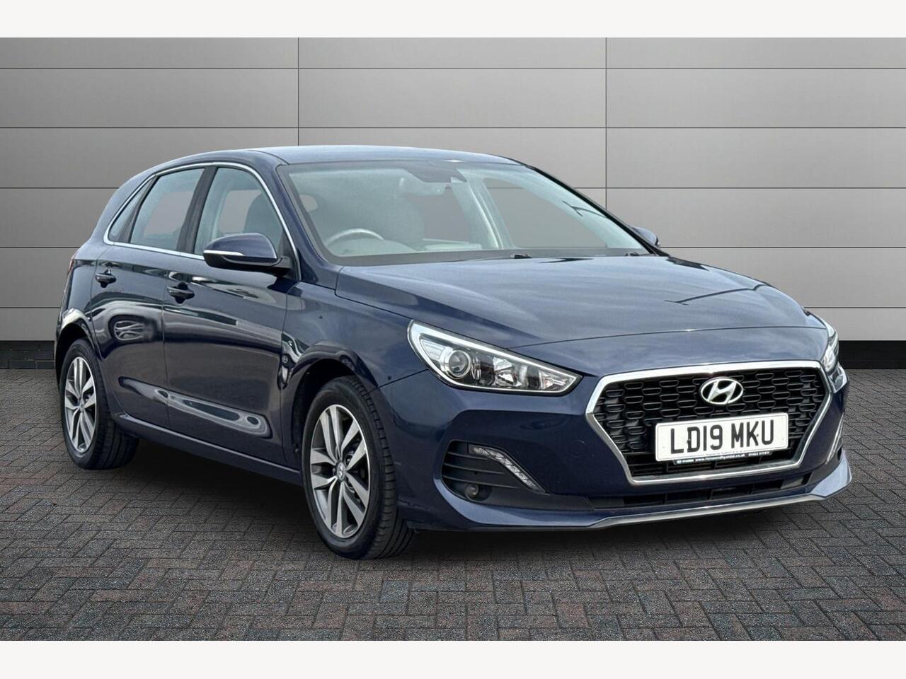 Main listing image - Hyundai i30
