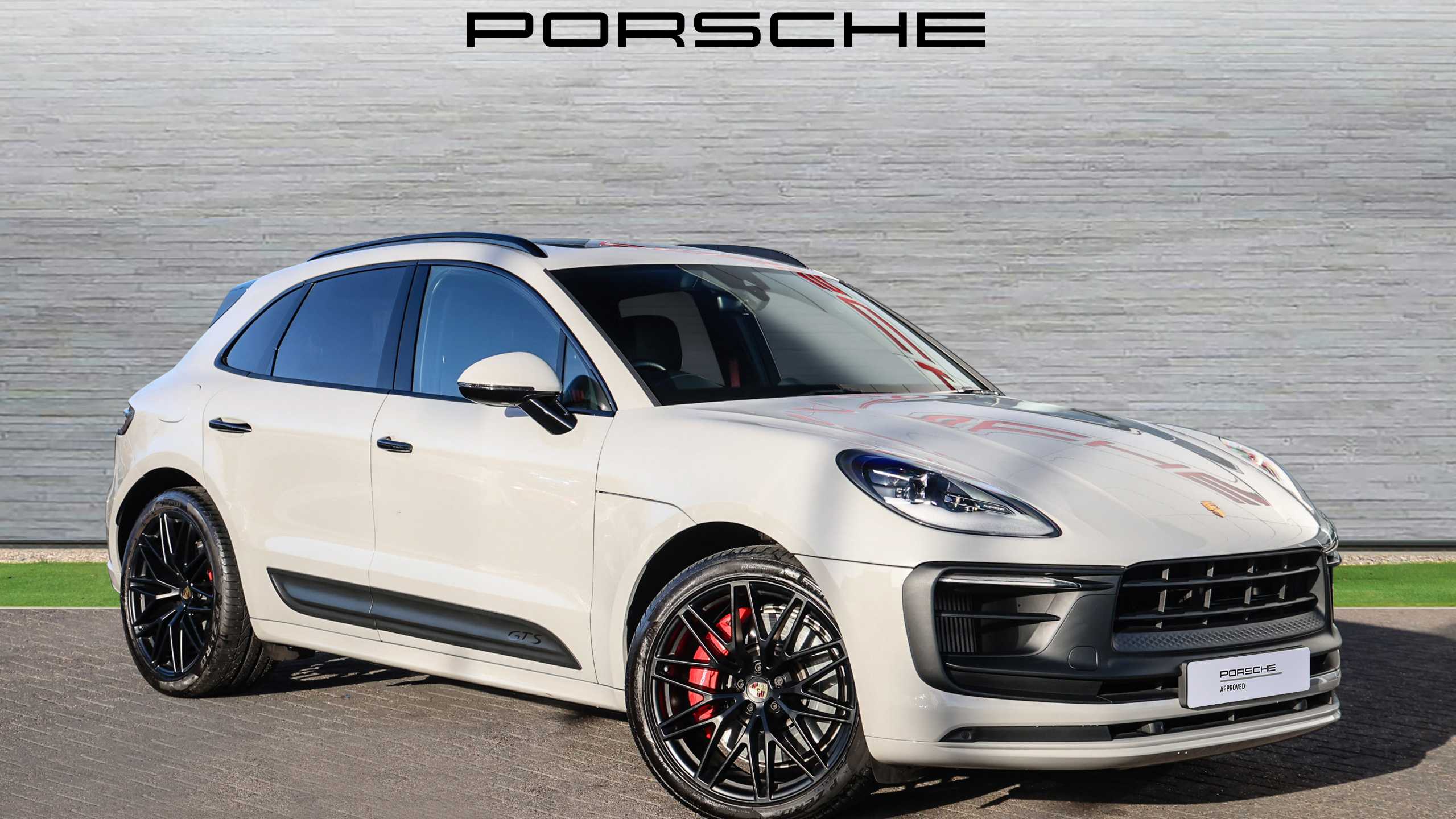 Main listing image - Porsche Macan