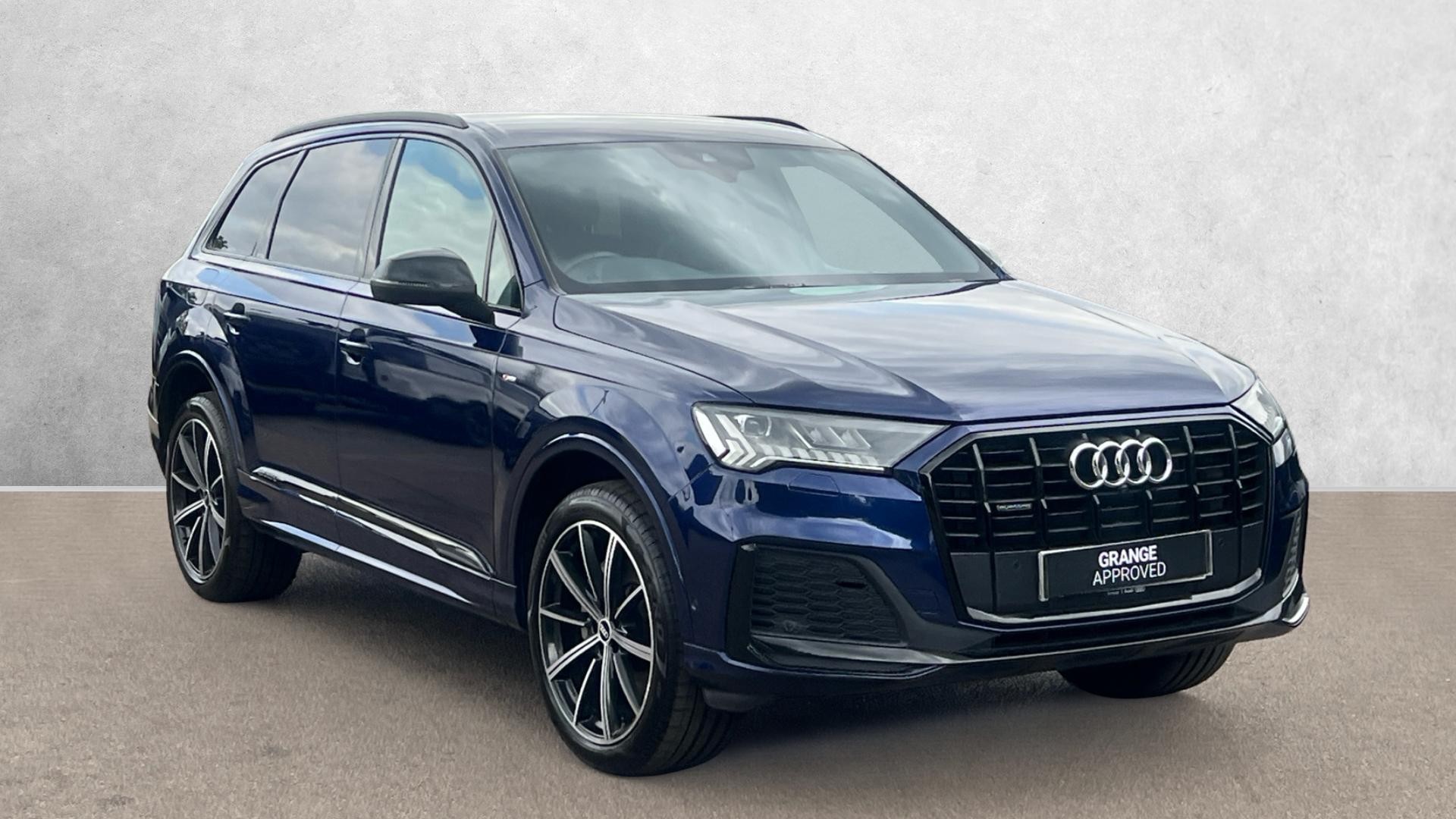 Main listing image - Audi Q7