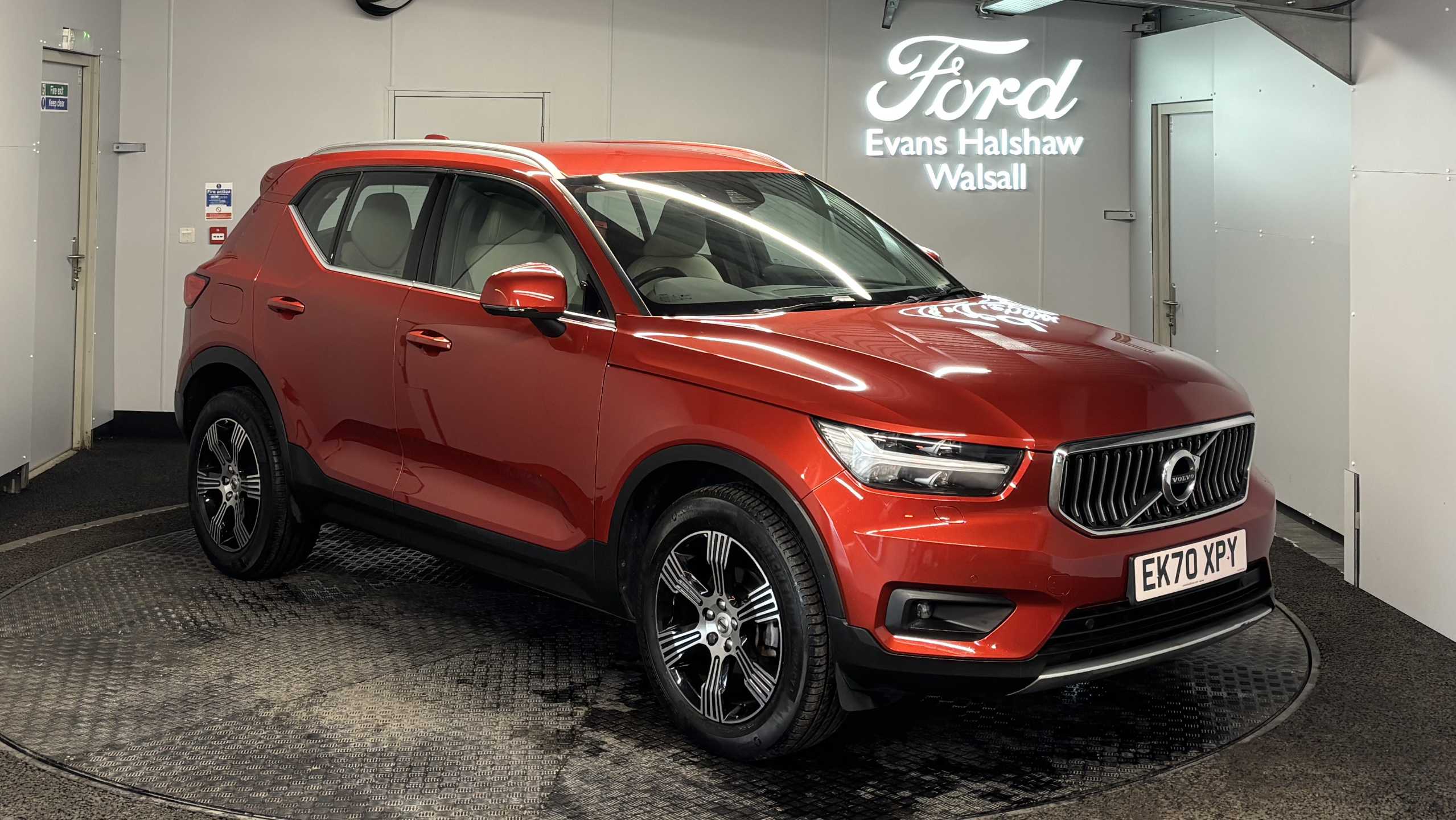 Main listing image - Volvo XC40