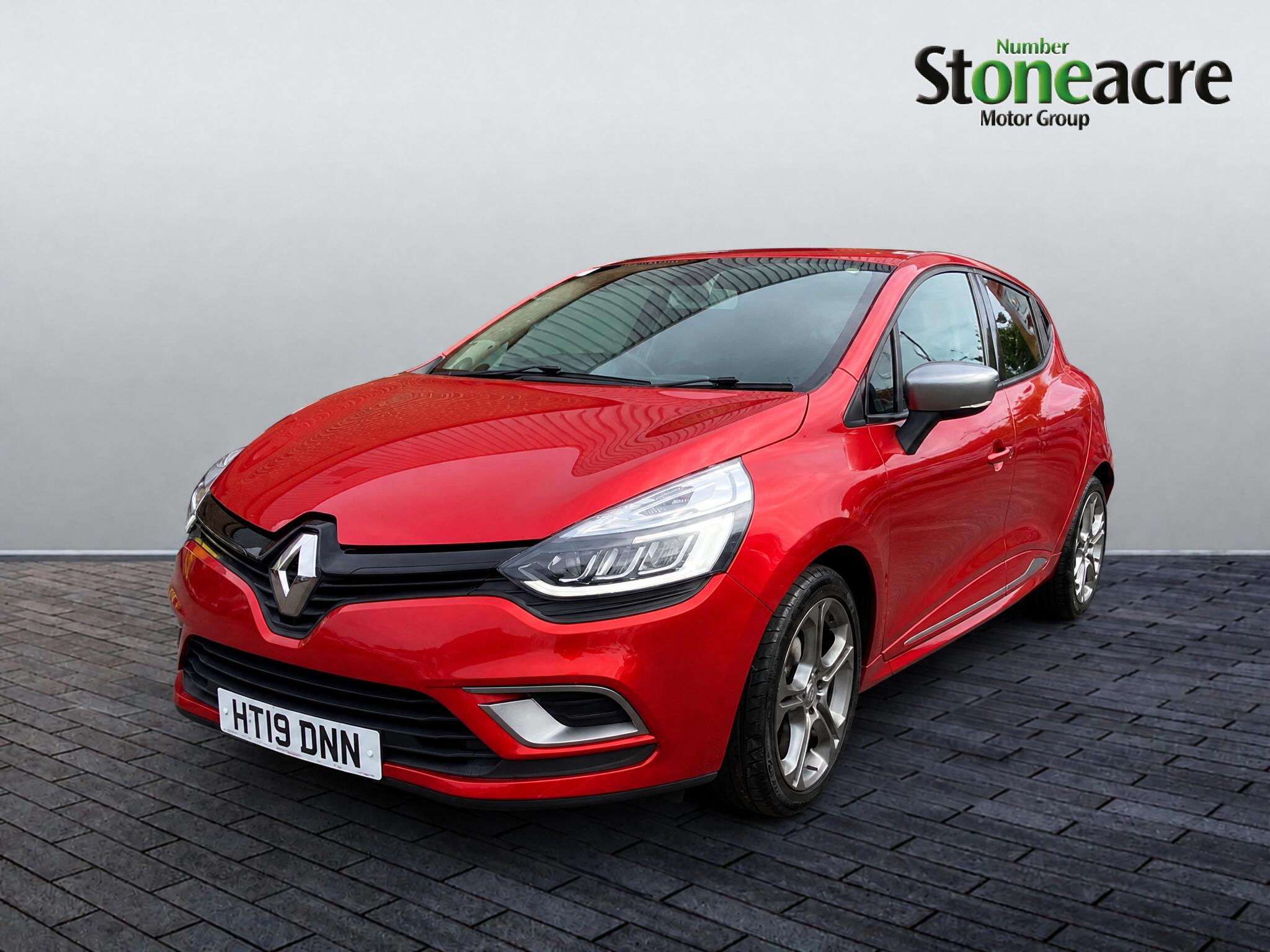 Main listing image - Renault Clio