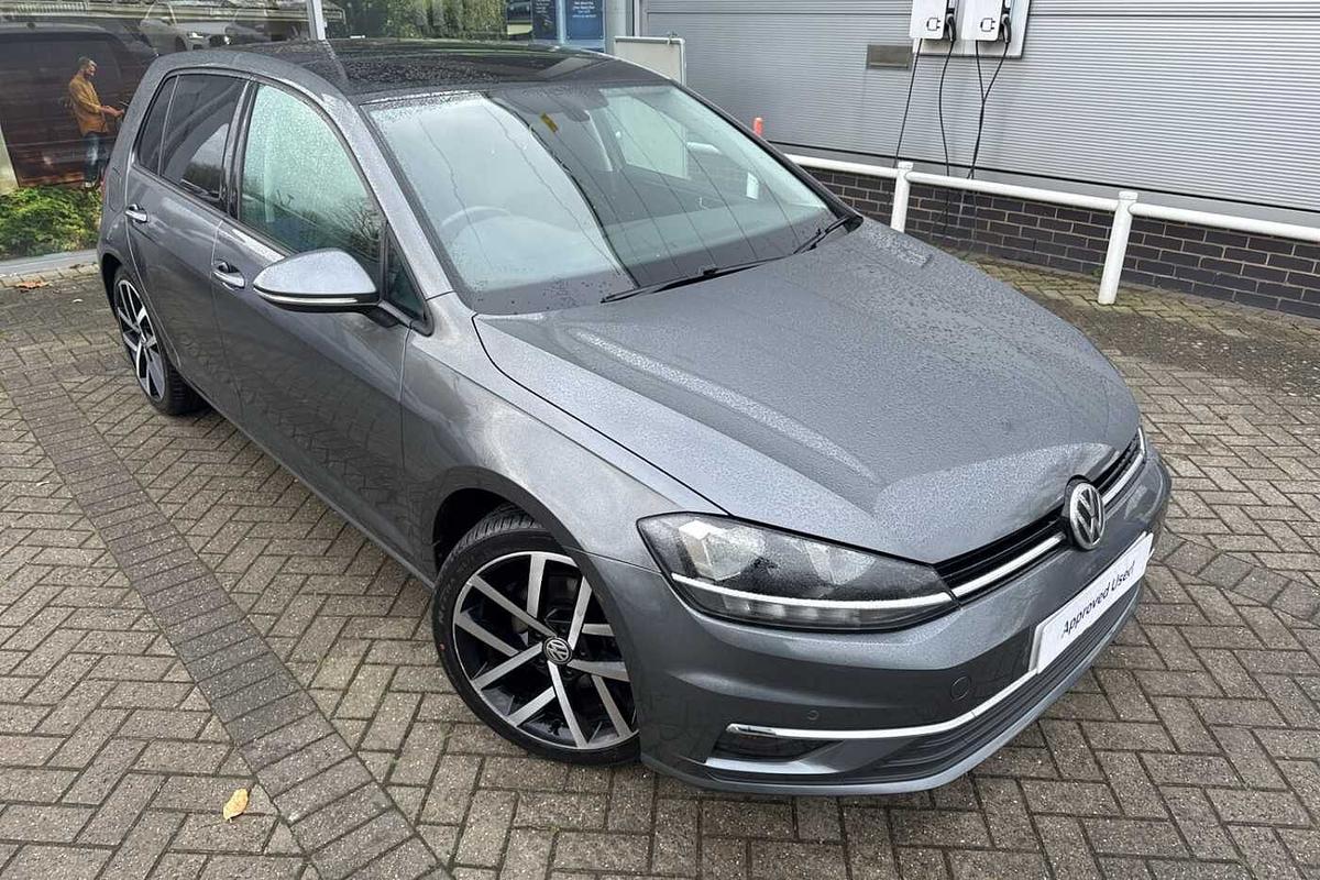 Main listing image - Volkswagen Golf