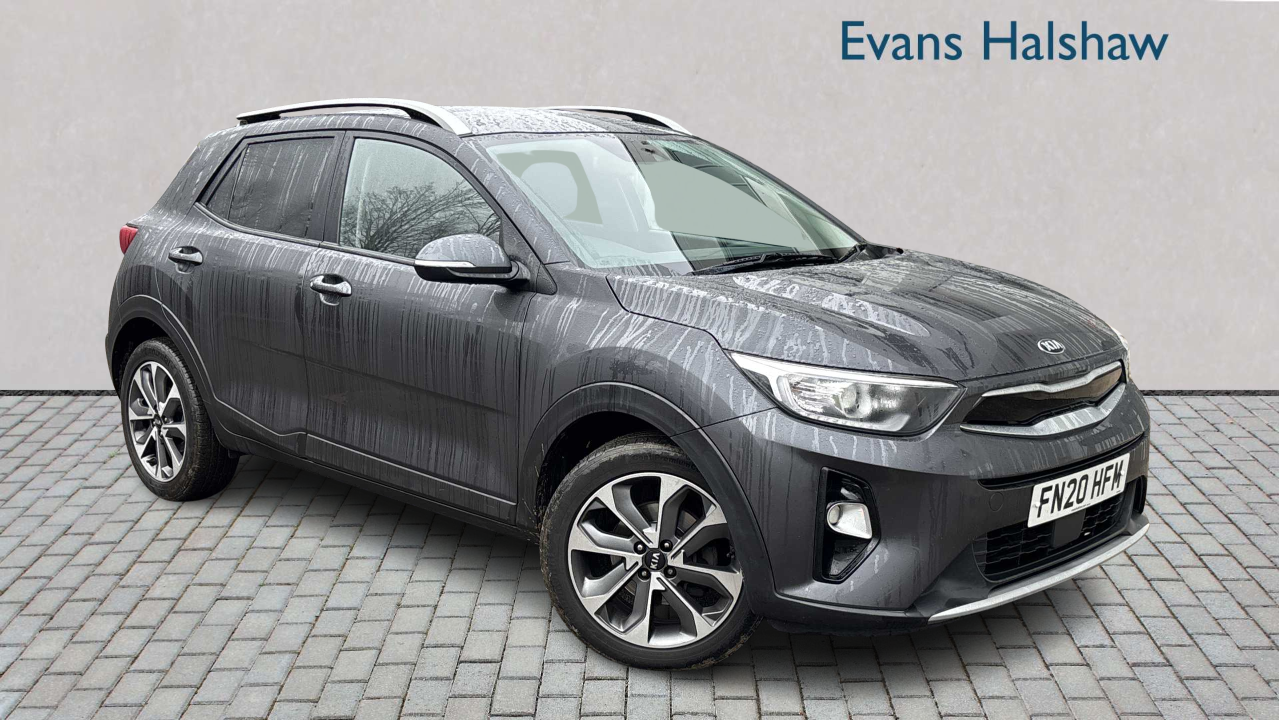 Main listing image - Kia Stonic