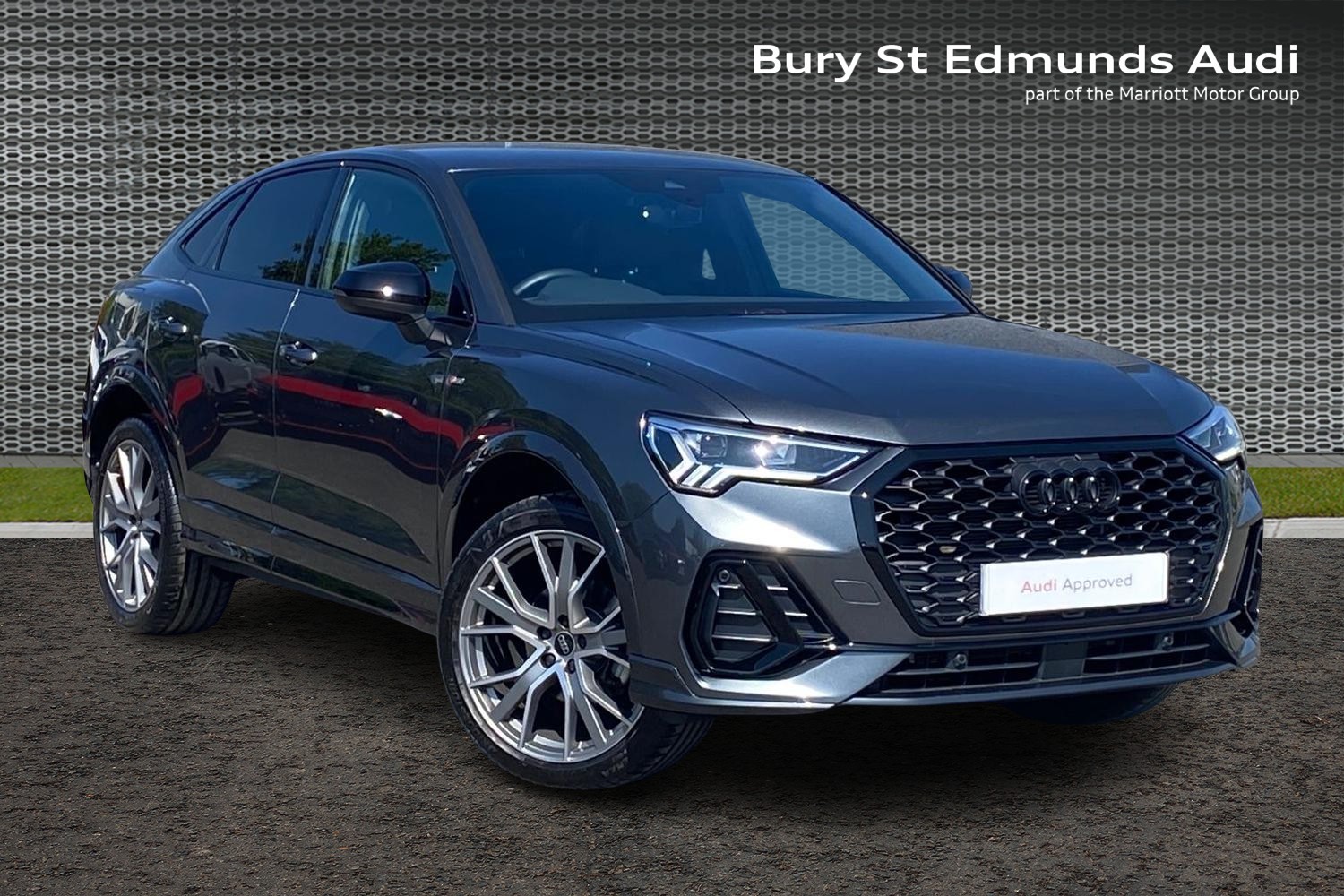 Main listing image - Audi Q3