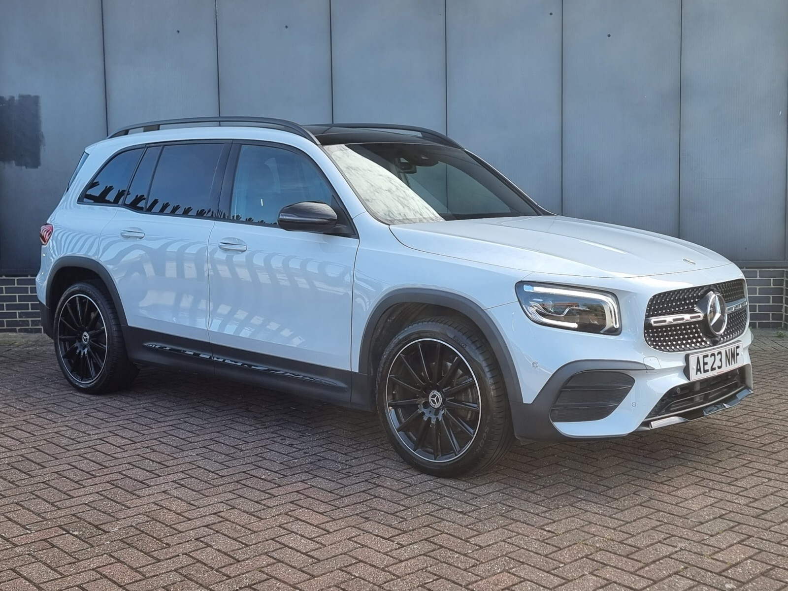 Main listing image - Mercedes-Benz GLB