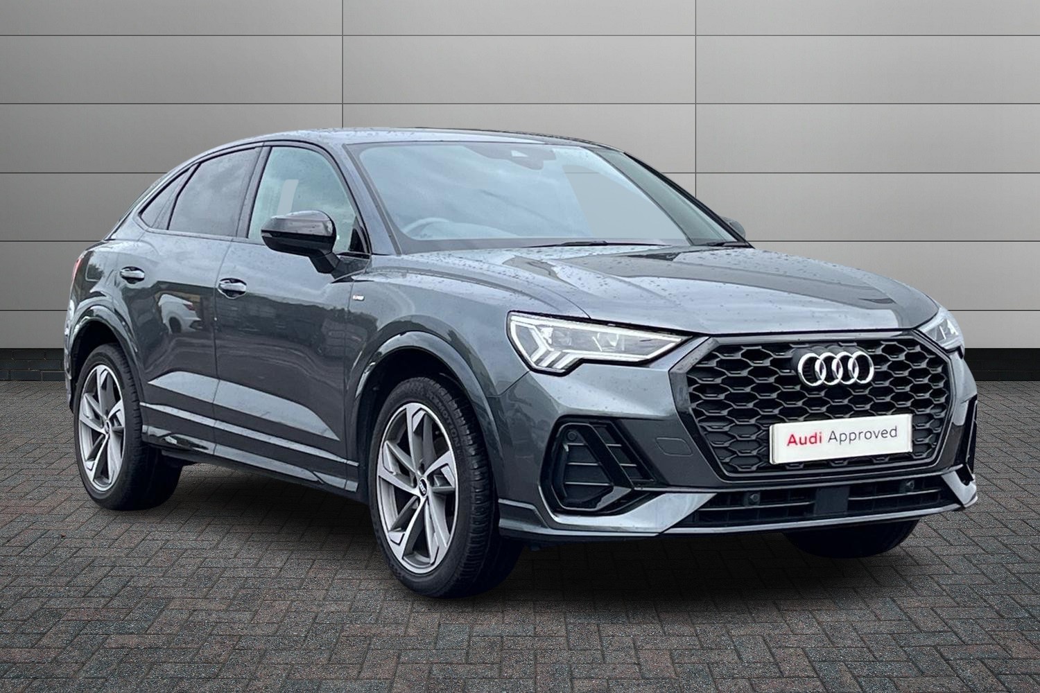 Main listing image - Audi Q3