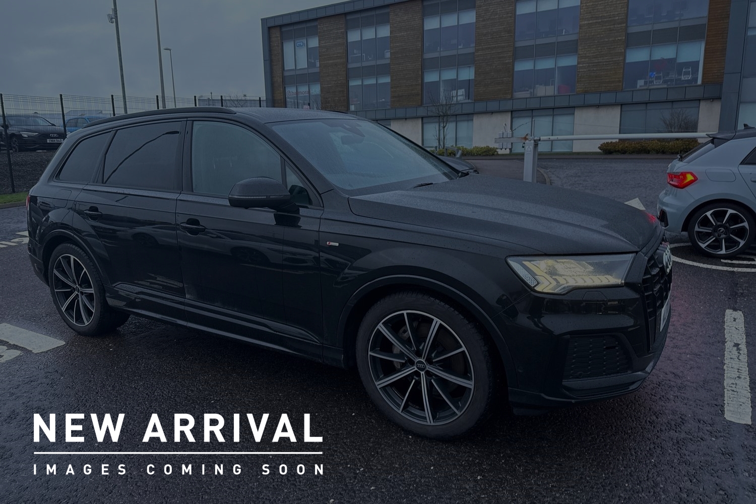 Main listing image - Audi Q7