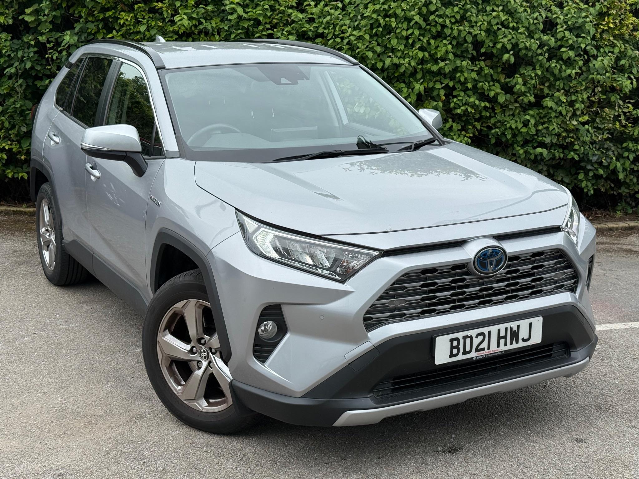 Main listing image - Toyota RAV4