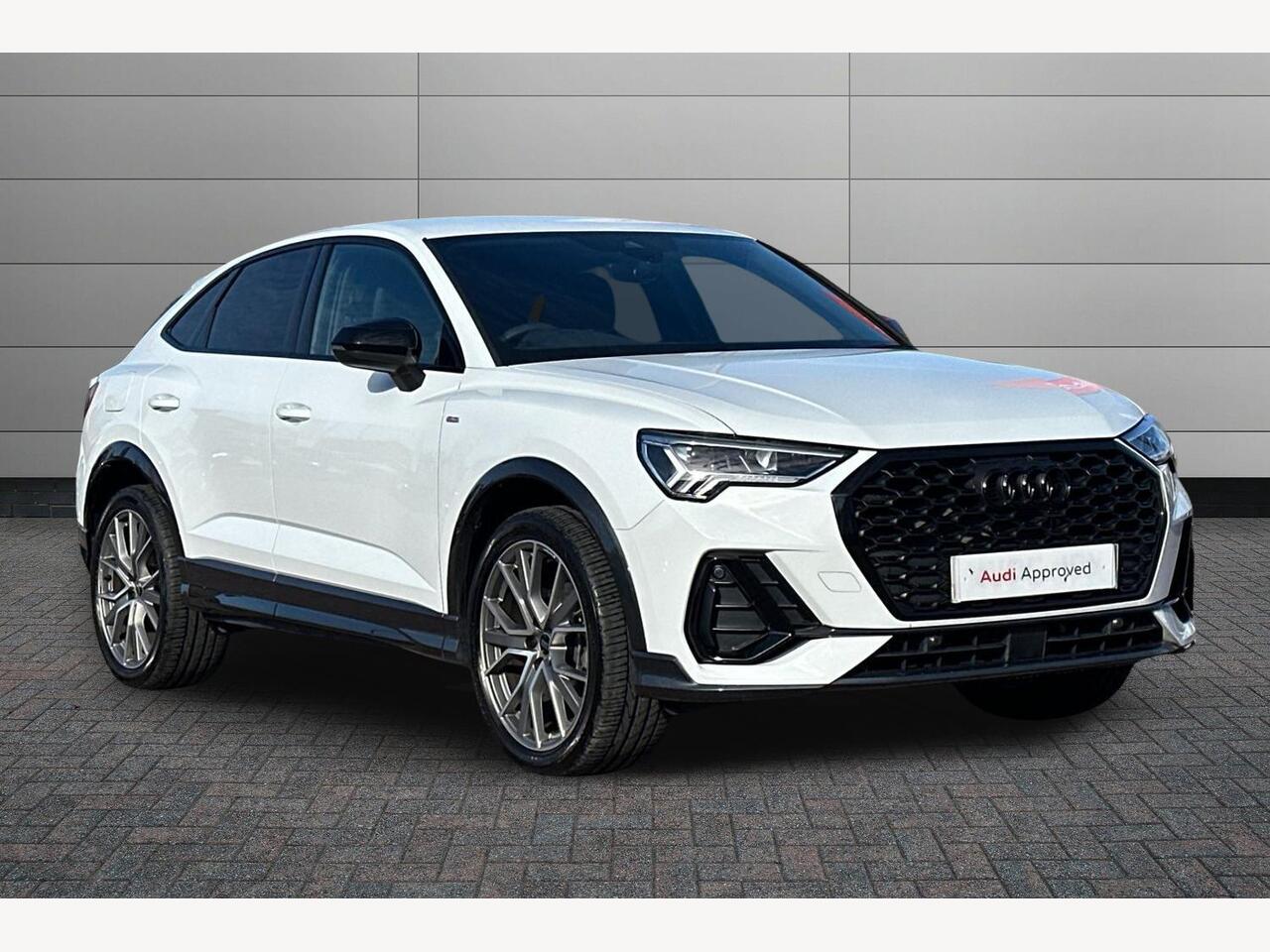 Main listing image - Audi Q3