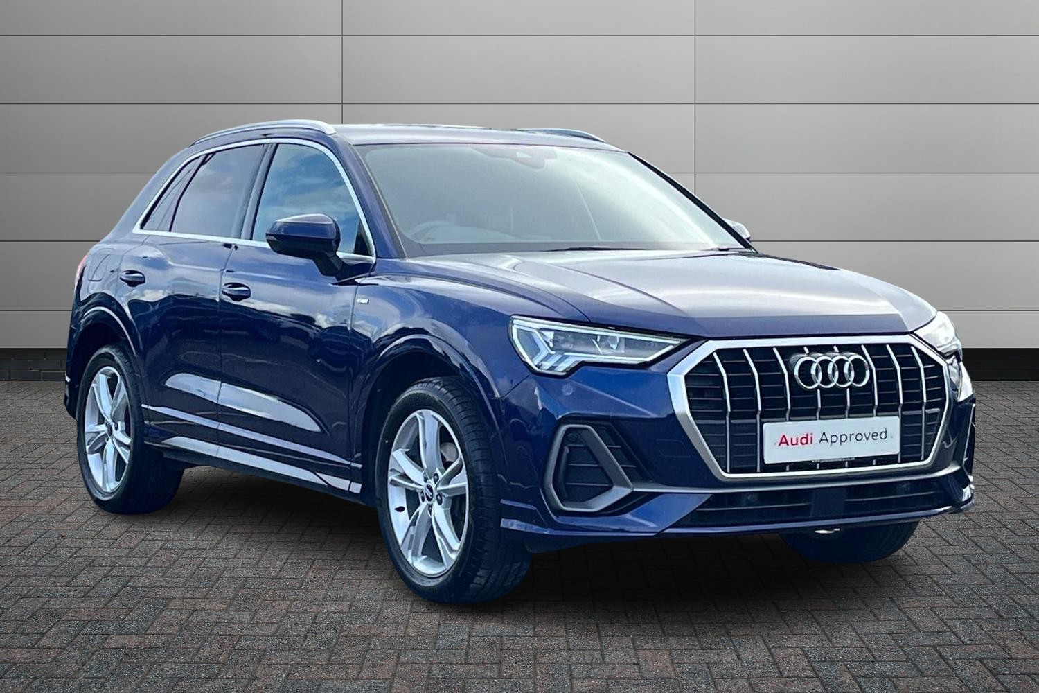 Main listing image - Audi Q3