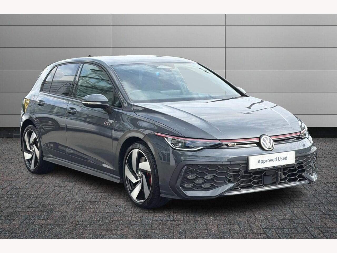 Main listing image - Volkswagen Golf