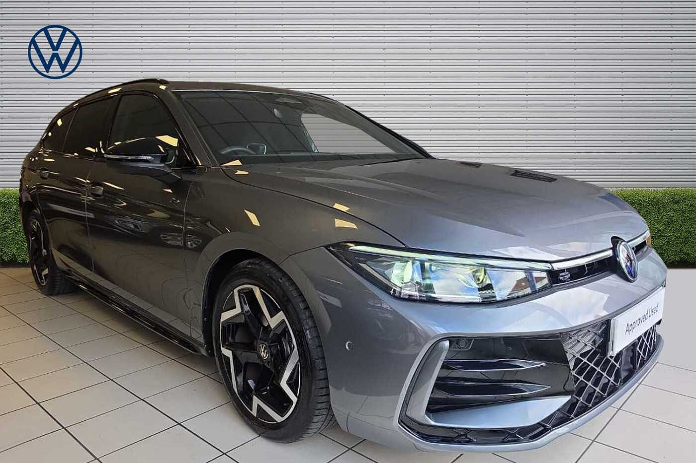 Main listing image - Volkswagen Passat