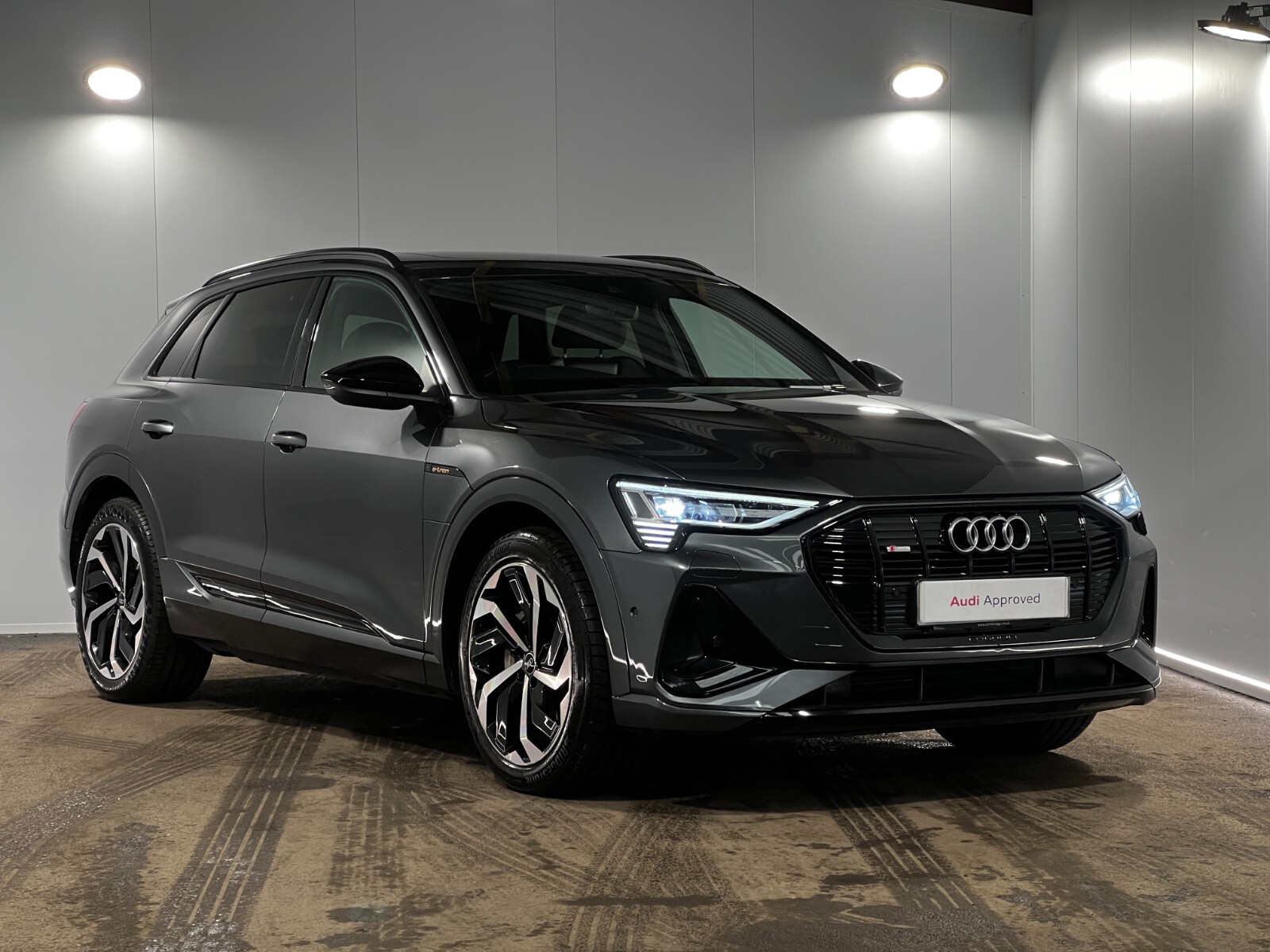 Main listing image - Audi e-tron