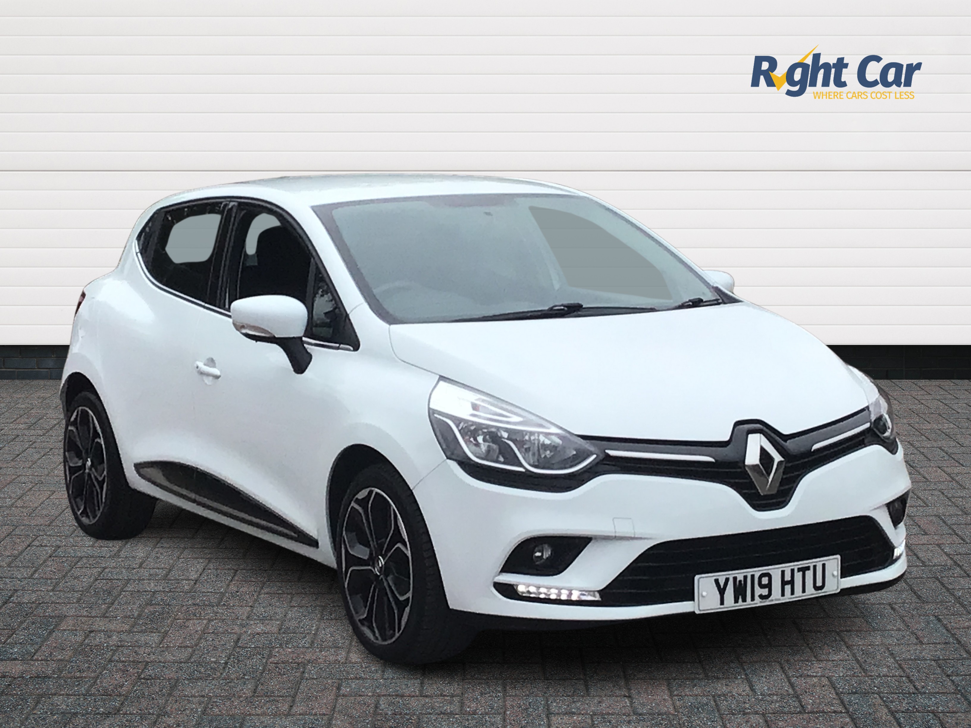 Main listing image - Renault Clio