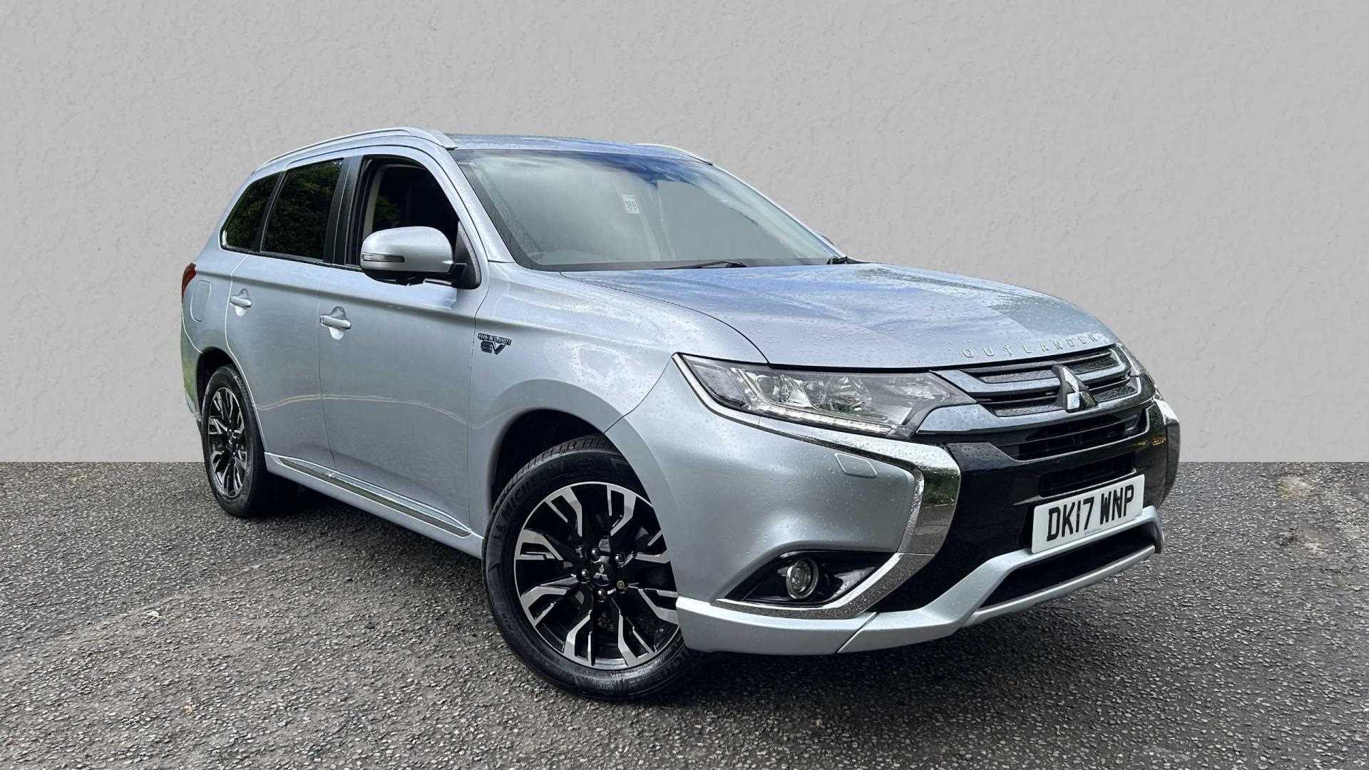 Main listing image - Mitsubishi Outlander