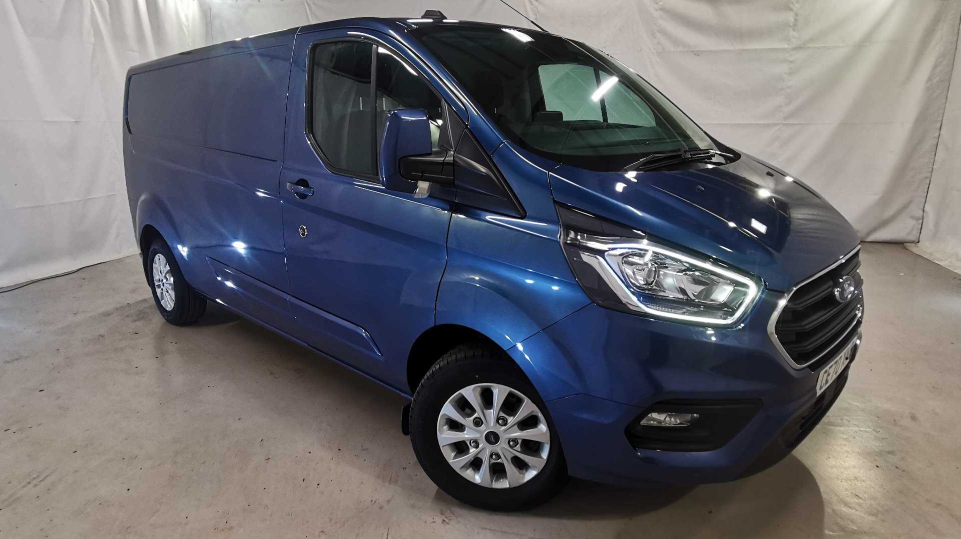 Main listing image - Ford Transit Custom