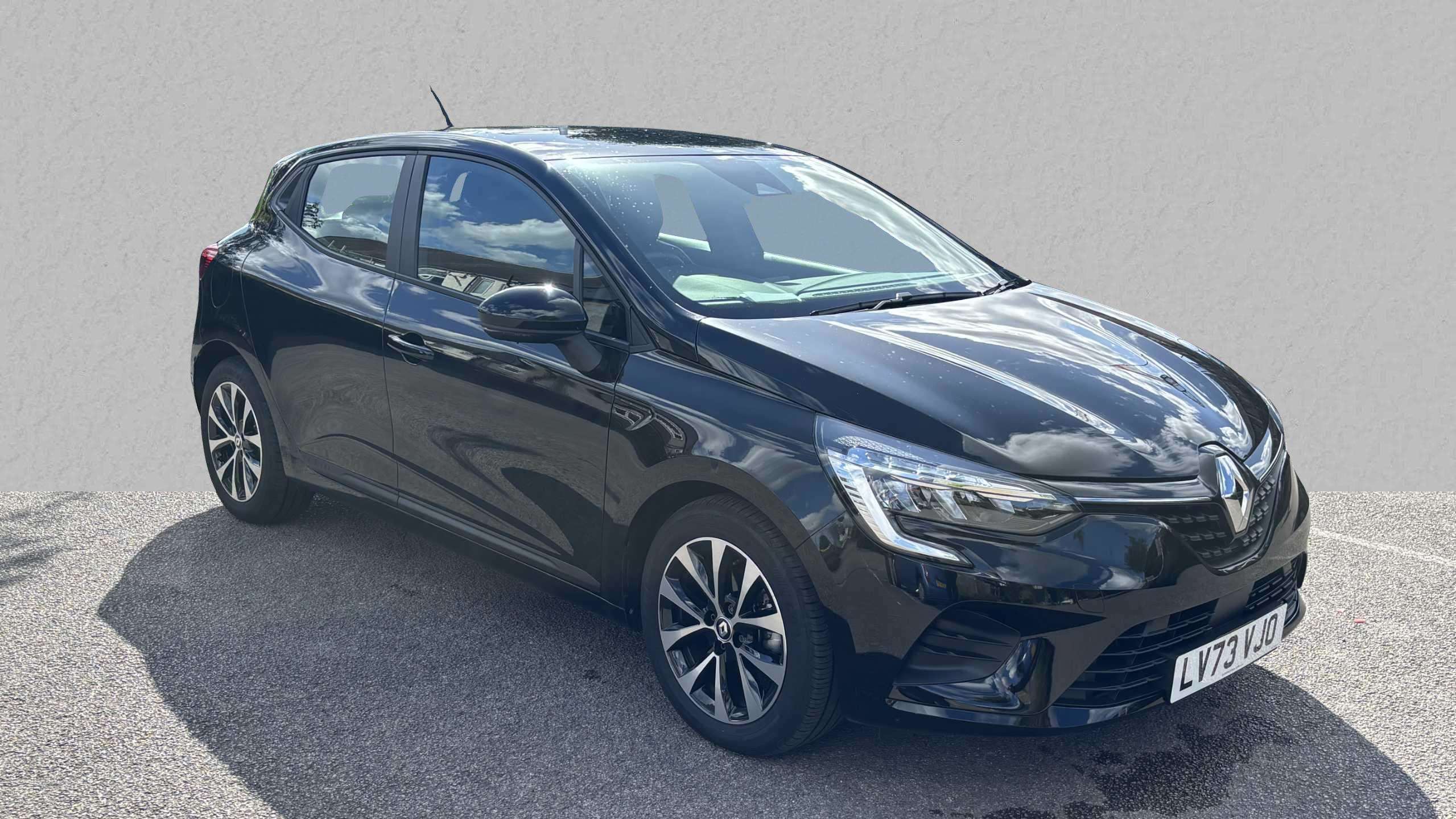 Main listing image - Renault Clio