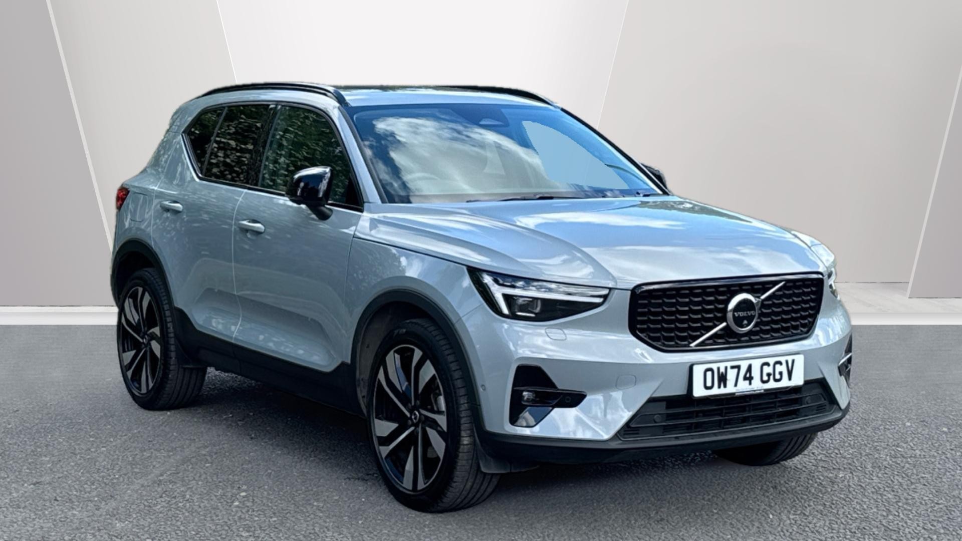 Main listing image - Volvo XC40