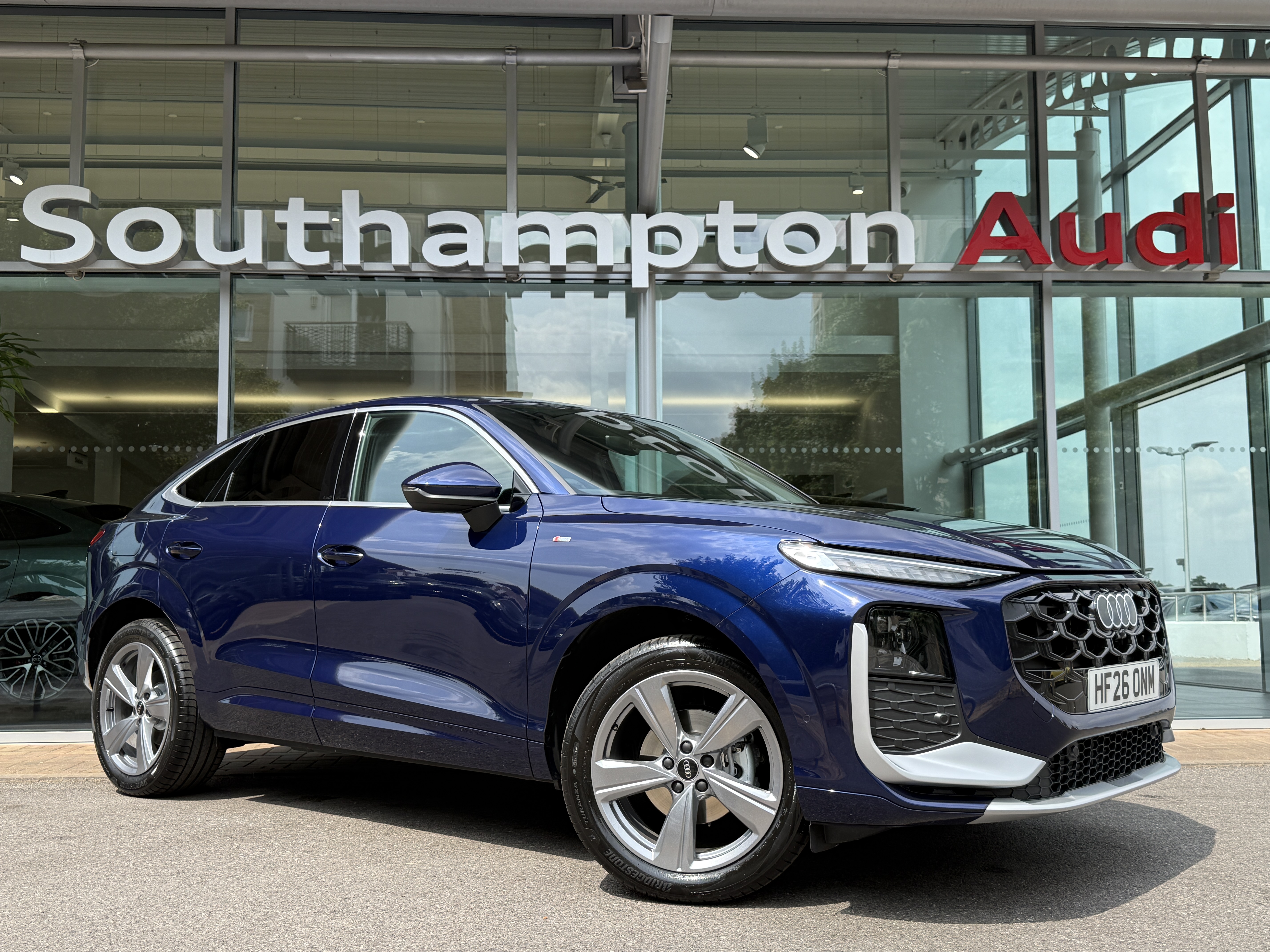 Main listing image - Audi Q3