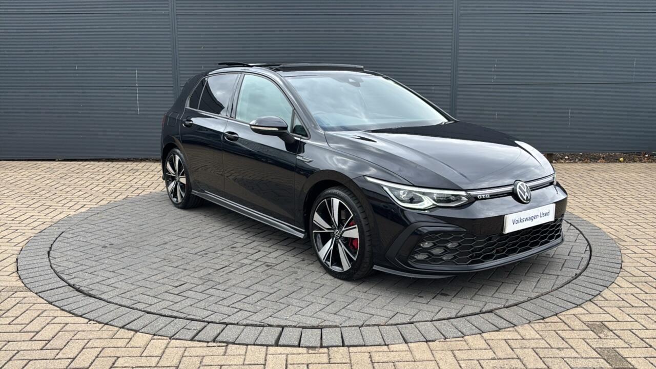 Main listing image - Volkswagen Golf