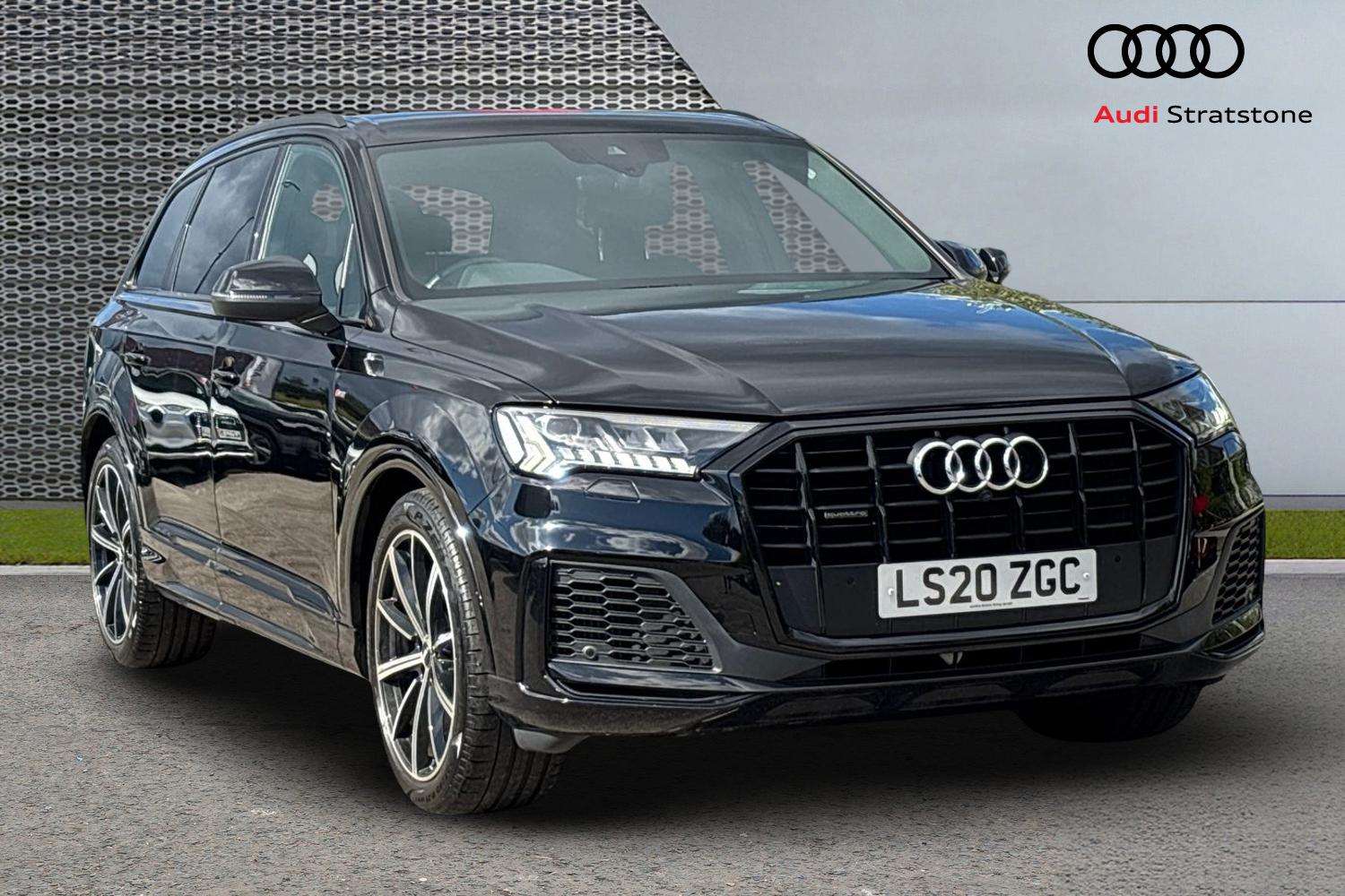 Main listing image - Audi Q7