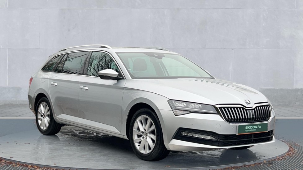 Main listing image - Skoda Superb Estate