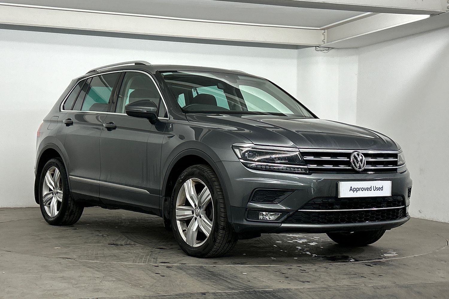 Main listing image - Volkswagen Tiguan