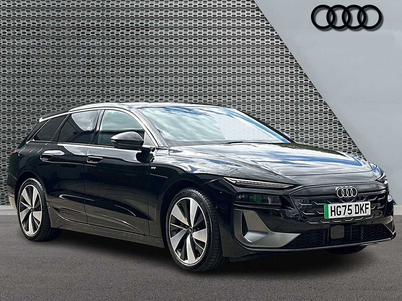 Main listing image - Audi A6