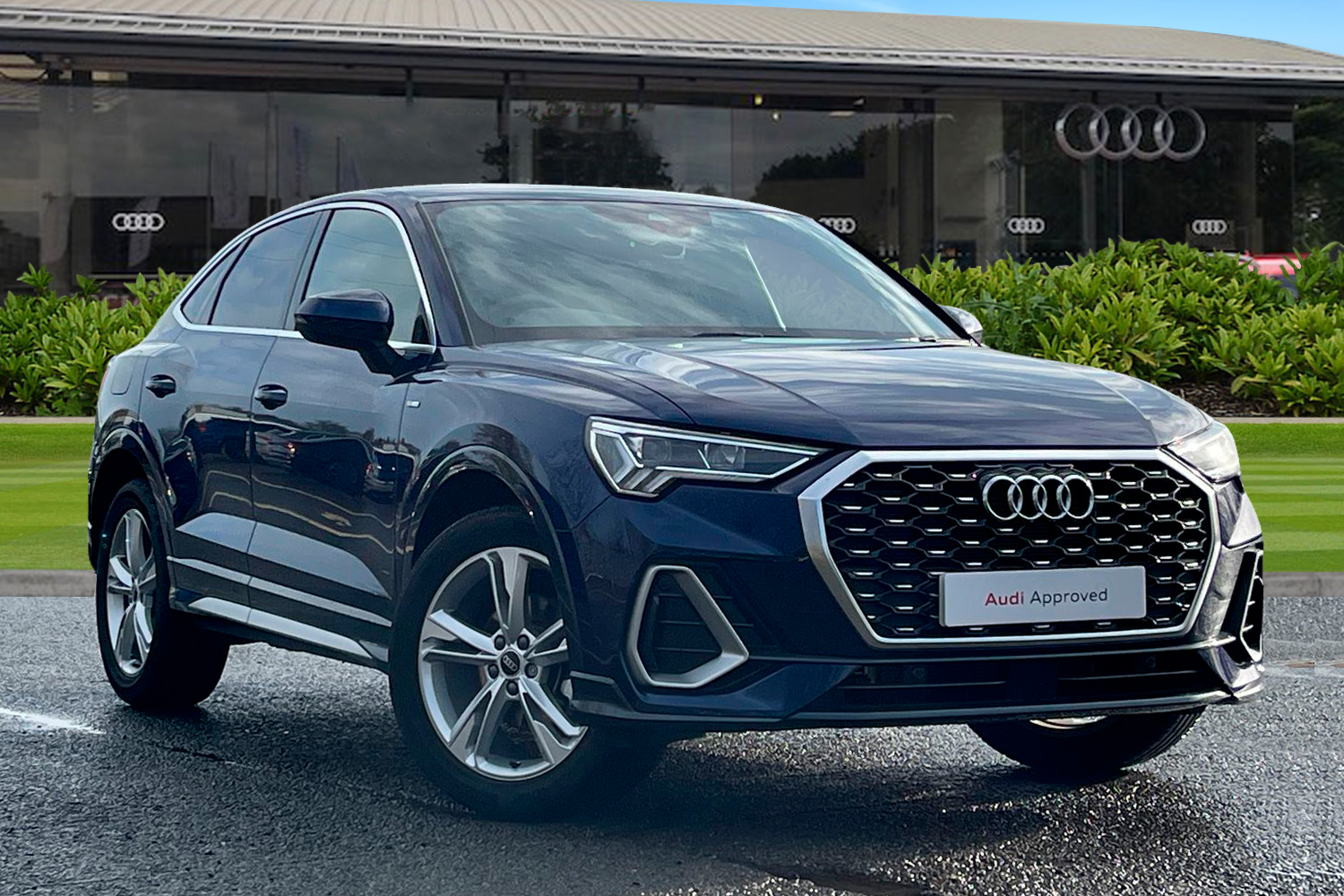 Main listing image - Audi Q3