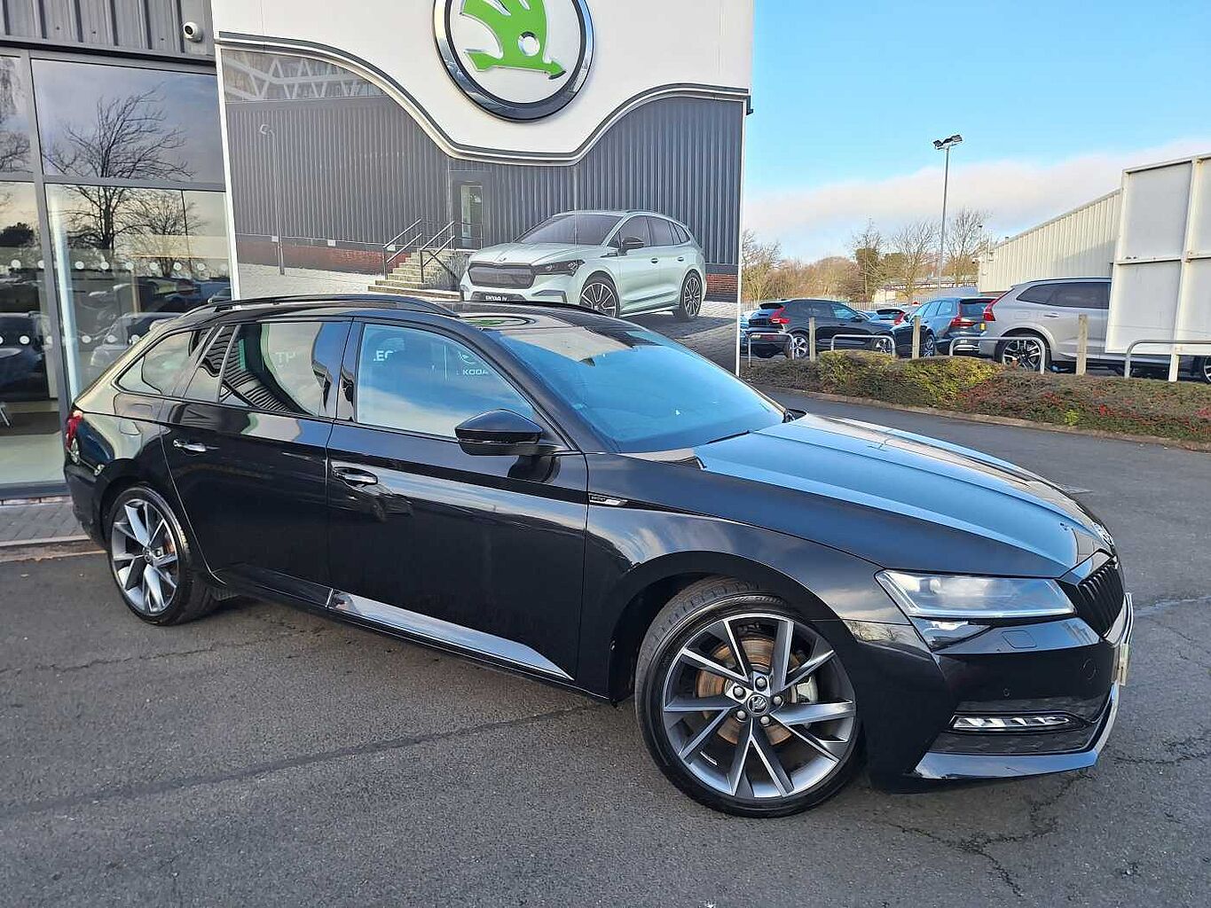 Main listing image - Skoda Superb Estate